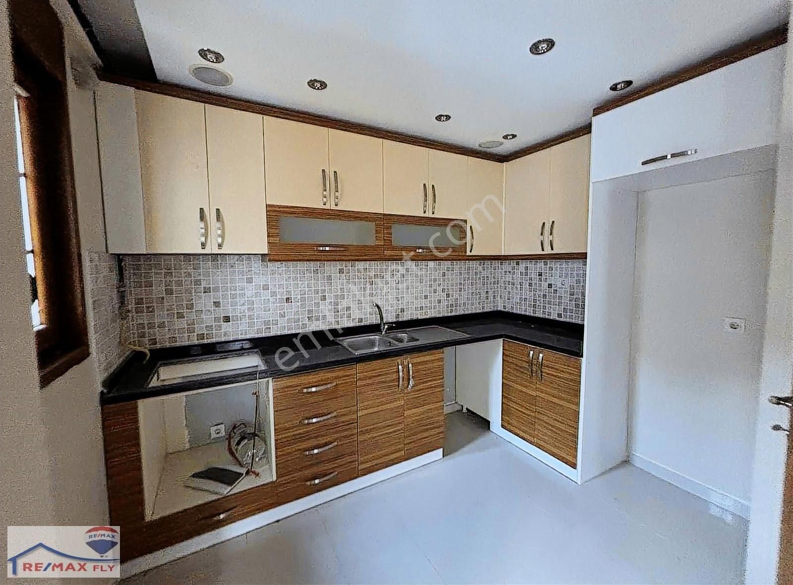 Hayat Bahçede Güzel! Tarabyada Huzurlu 2+1 Kapalı Otoparklı - Görsel 24