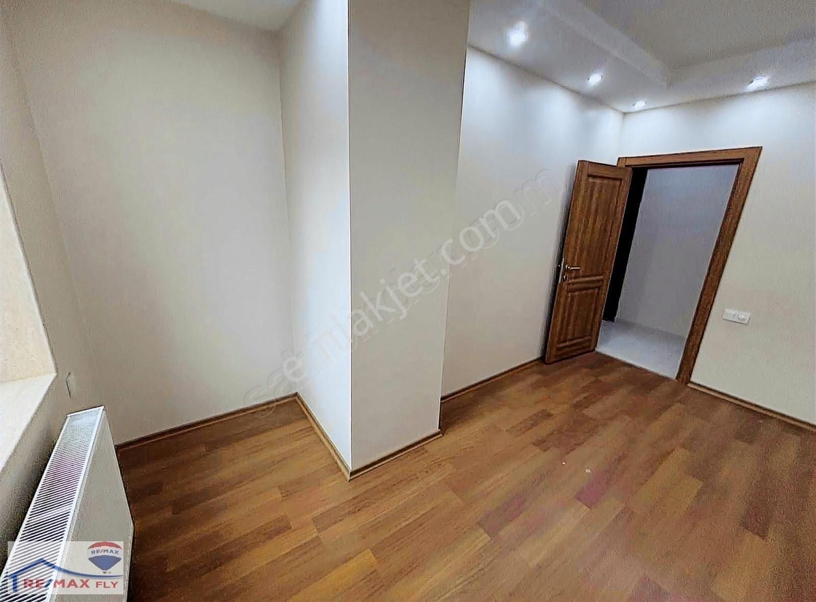 Hayat Bahçede Güzel! Tarabyada Huzurlu 2+1 Kapalı Otoparklı - Görsel 2