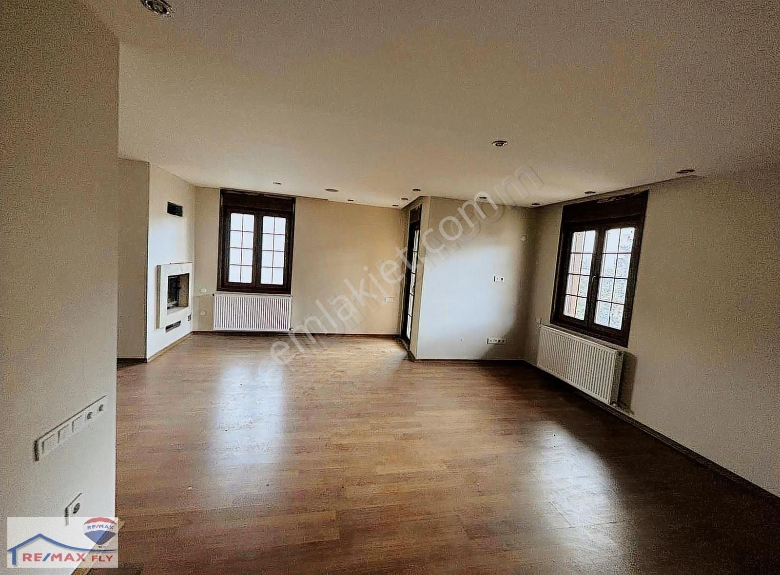 Tarabya Nezih Sokakta, Bahçeli,kapalı Otoparklı,4+1 Çatı Dubleks - Görsel 26