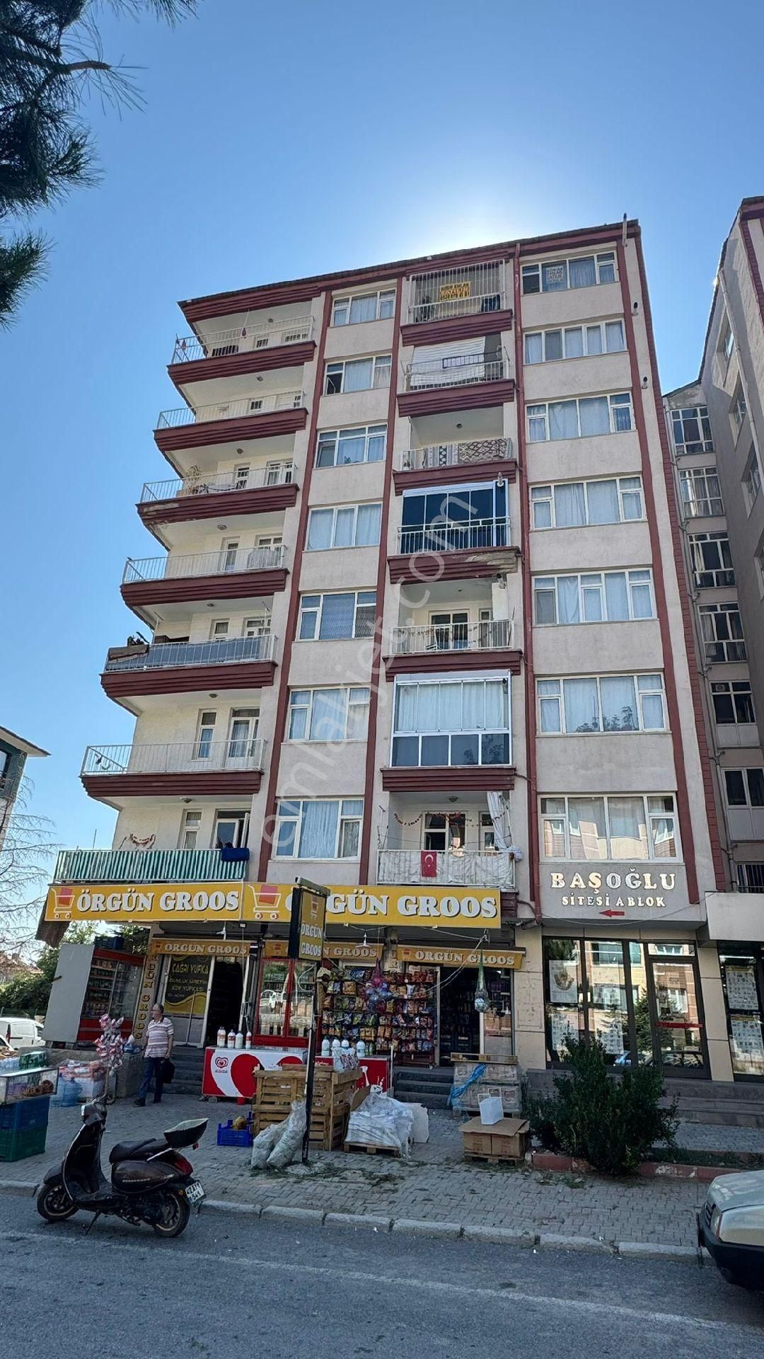 Birimden Satılık Yeni Mahalle De Asansörlü Cadde Cepheli
