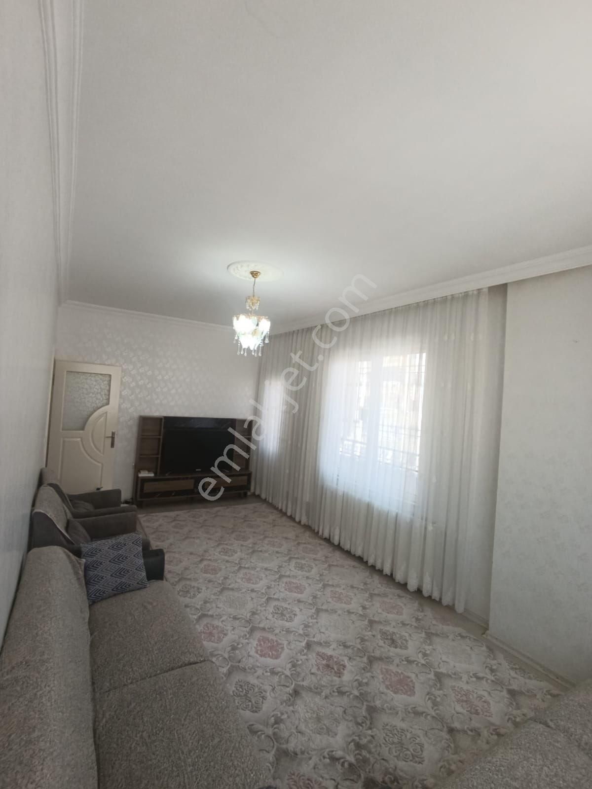 Kare’den Seyrantepe Merkezde Bakımlı 2+1 Daire.