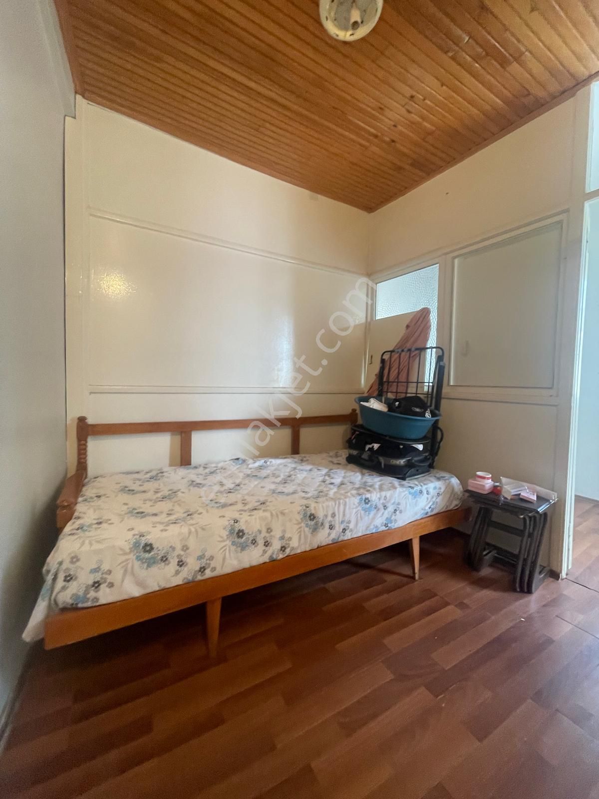 Ayvada'dan Ayvalık Merkez'de Teraslı 3 Katlı 3+1 Taş Rum Evi - Görsel 22