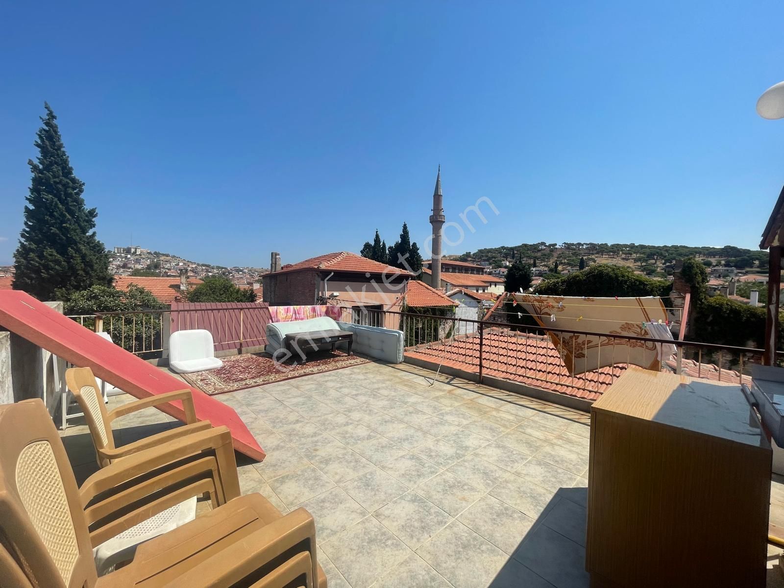 Ayvada'dan Ayvalık Merkez'de Teraslı 3 Katlı 3+1 Taş Rum Evi - Görsel 25