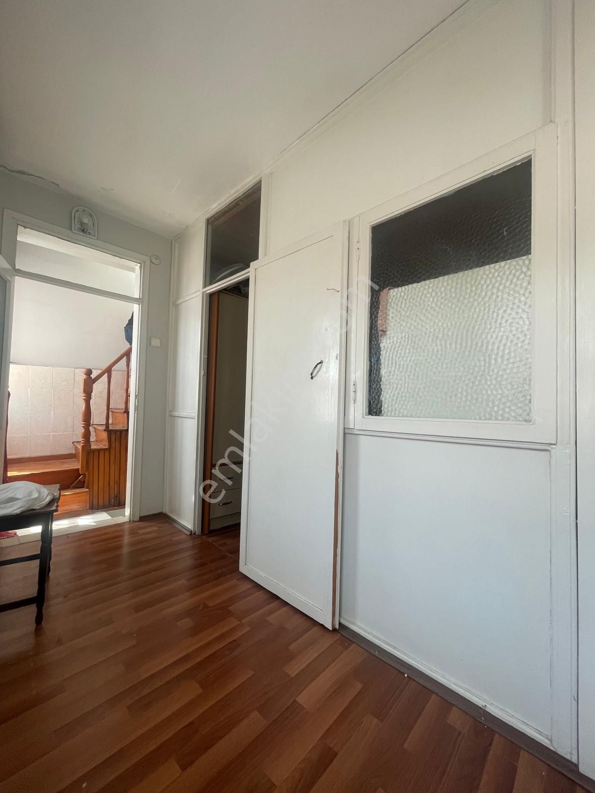 Ayvada'dan Ayvalık Merkez'de Teraslı 3 Katlı 3+1 Taş Rum Evi - Görsel 20