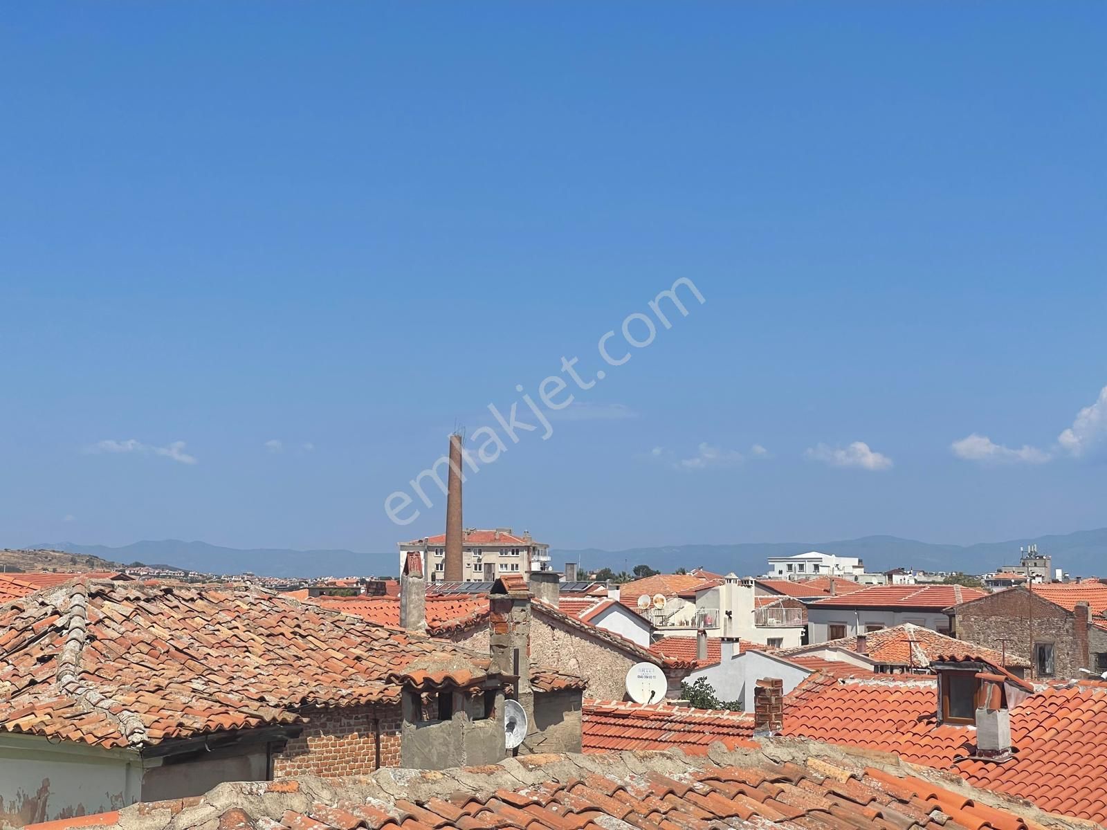 Ayvada'dan Ayvalık Merkez'de Teraslı 3 Katlı 3+1 Taş Rum Evi - Görsel 30