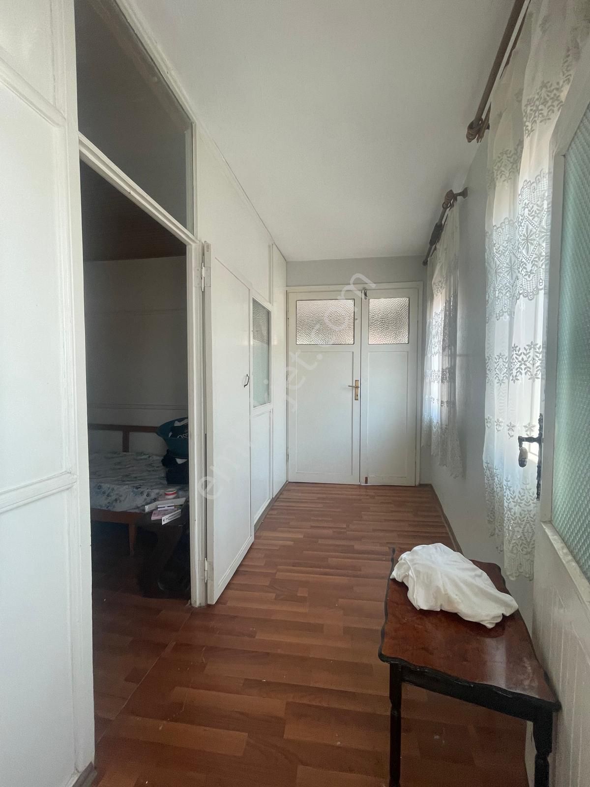 Ayvada'dan Ayvalık Merkez'de Teraslı 3 Katlı 3+1 Taş Rum Evi - Görsel 19