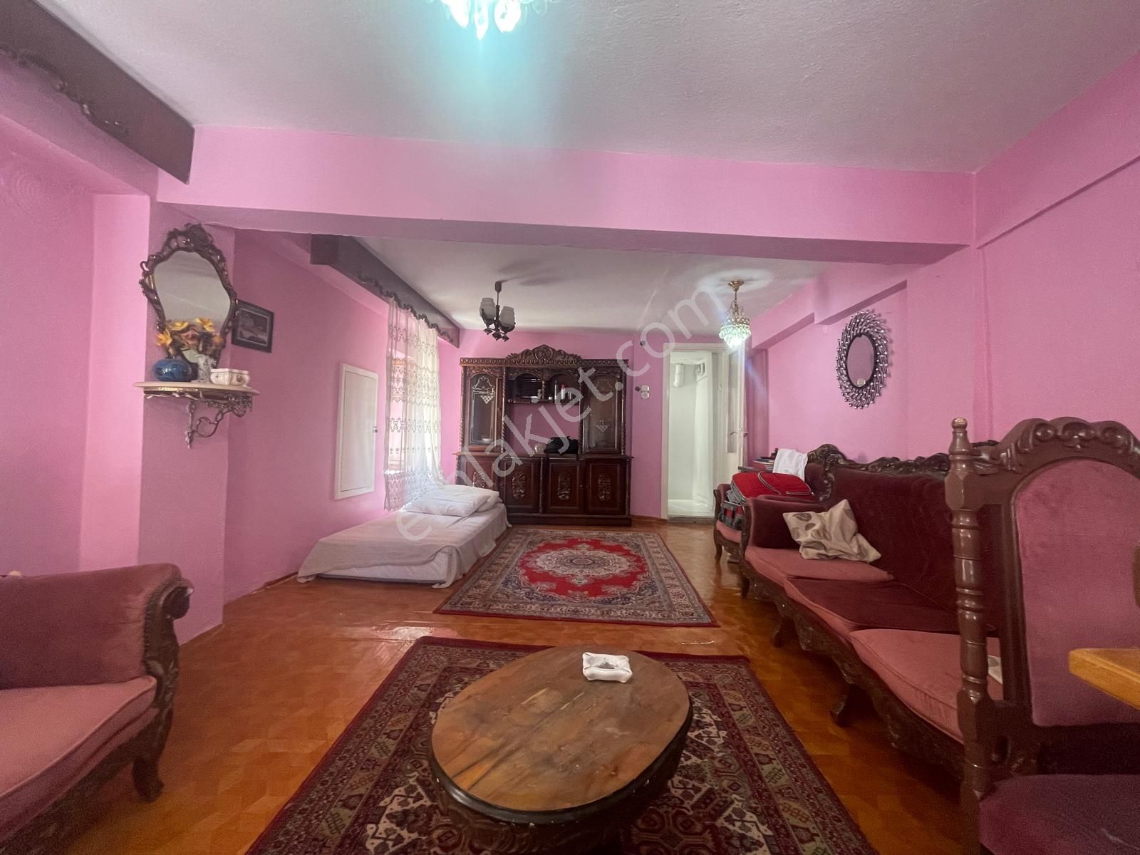 Ayvada'dan Ayvalık Merkez'de Teraslı 3 Katlı 3+1 Taş Rum Evi - Görsel 16