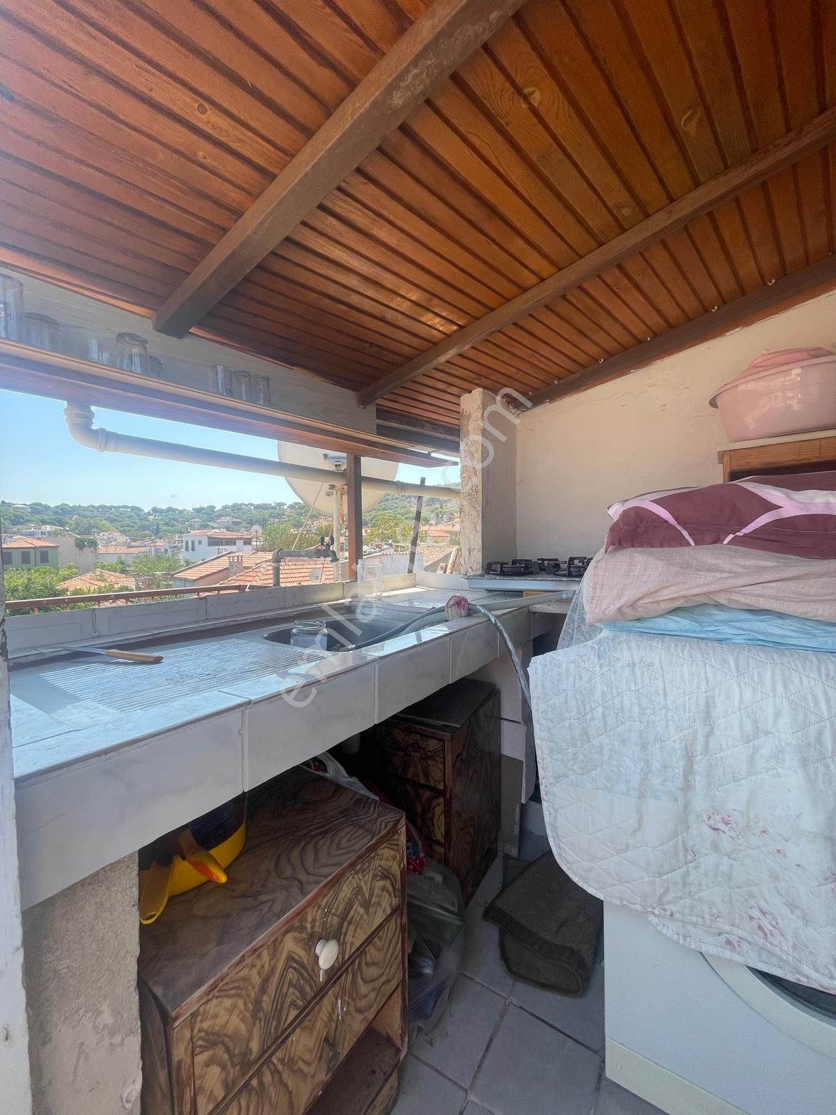 Ayvada'dan Ayvalık Merkez'de Teraslı 3 Katlı 3+1 Taş Rum Evi - Görsel 27