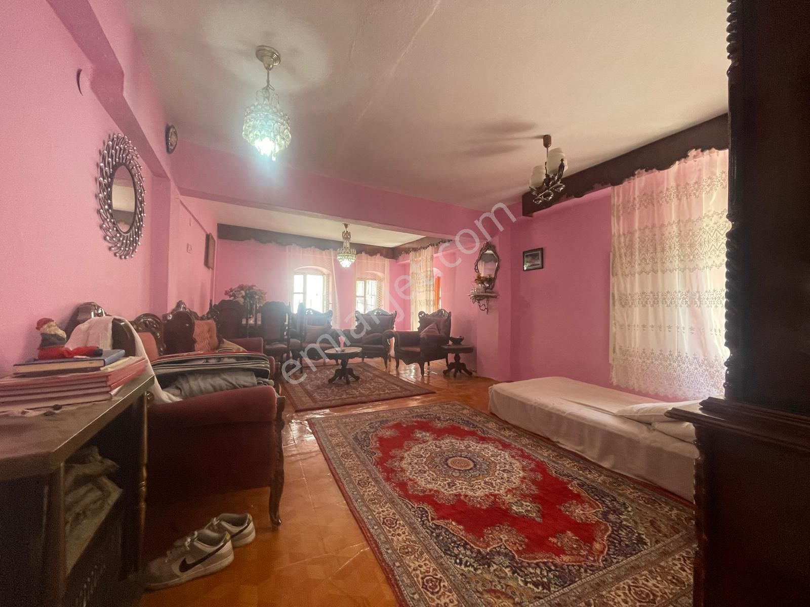 Ayvada'dan Ayvalık Merkez'de Teraslı 3 Katlı 3+1 Taş Rum Evi - Görsel 14