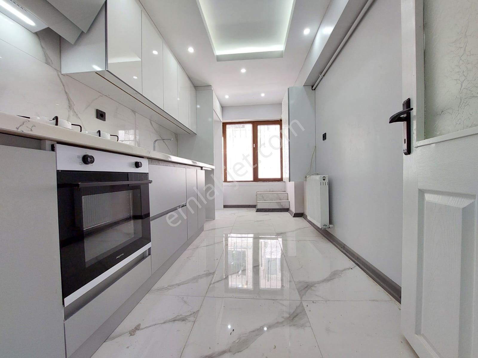 Piyade Mah 2022 Cadde Yakını Satılık 3+1 Full Yapılı Bahçeli Daire