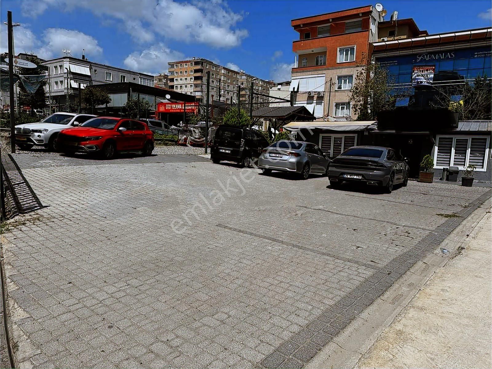 Köşe Konumda 650 M2 Oto Yıkama/galeriye Uygun Ofisli Arsa