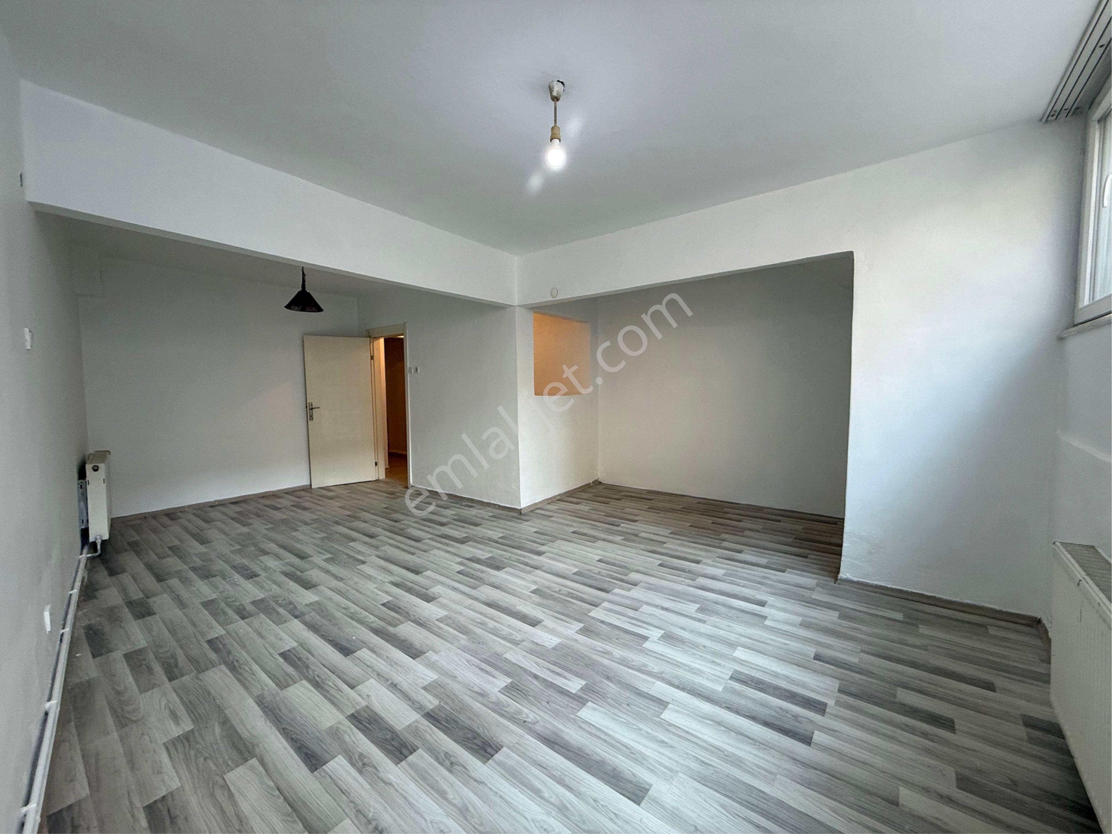 Nevmahalden Marmaraya İskeleye Metroya Yakın Kiralık Geniş Daire