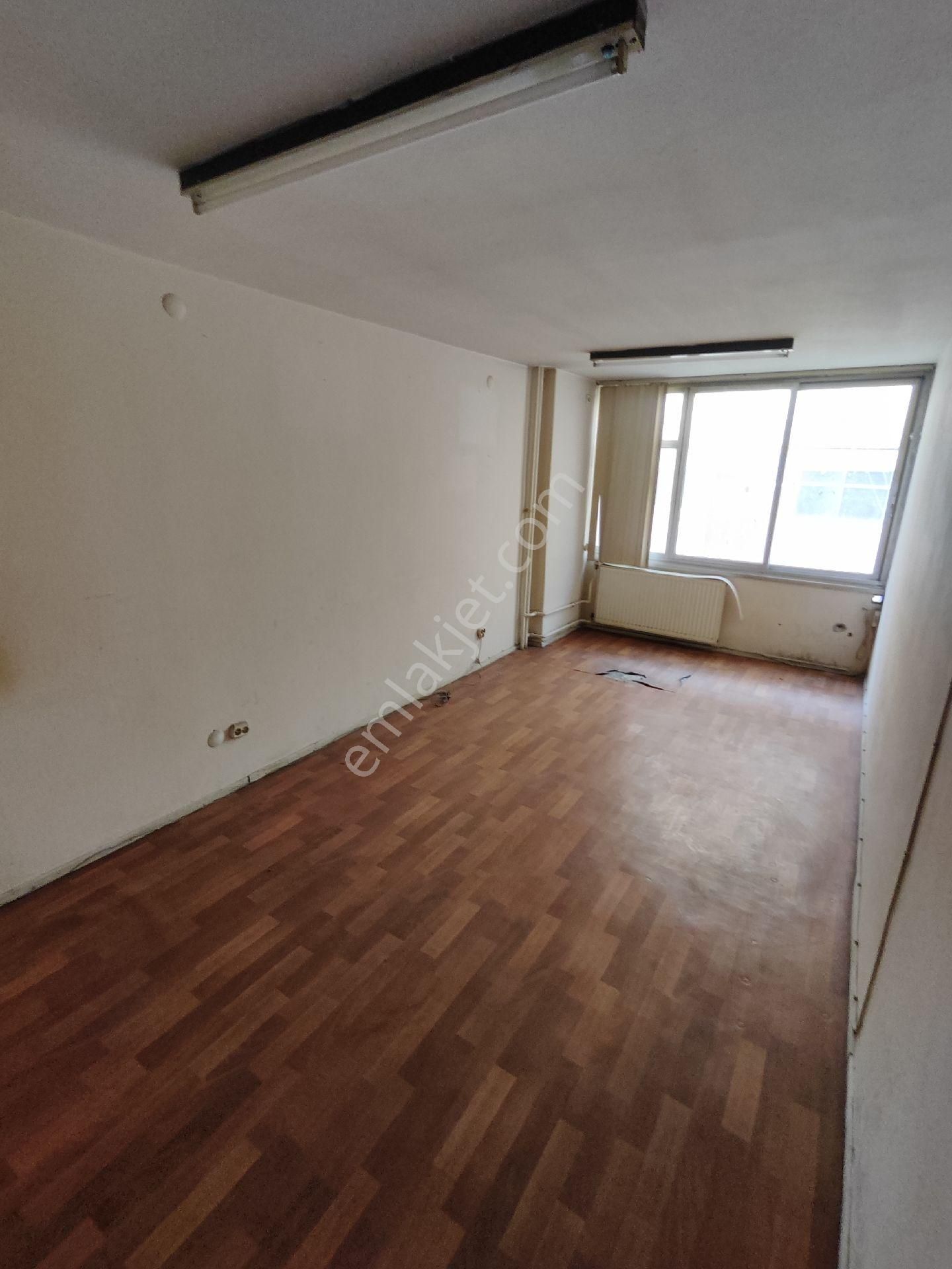 Konak Pier Karşısında İşhanında Ofis