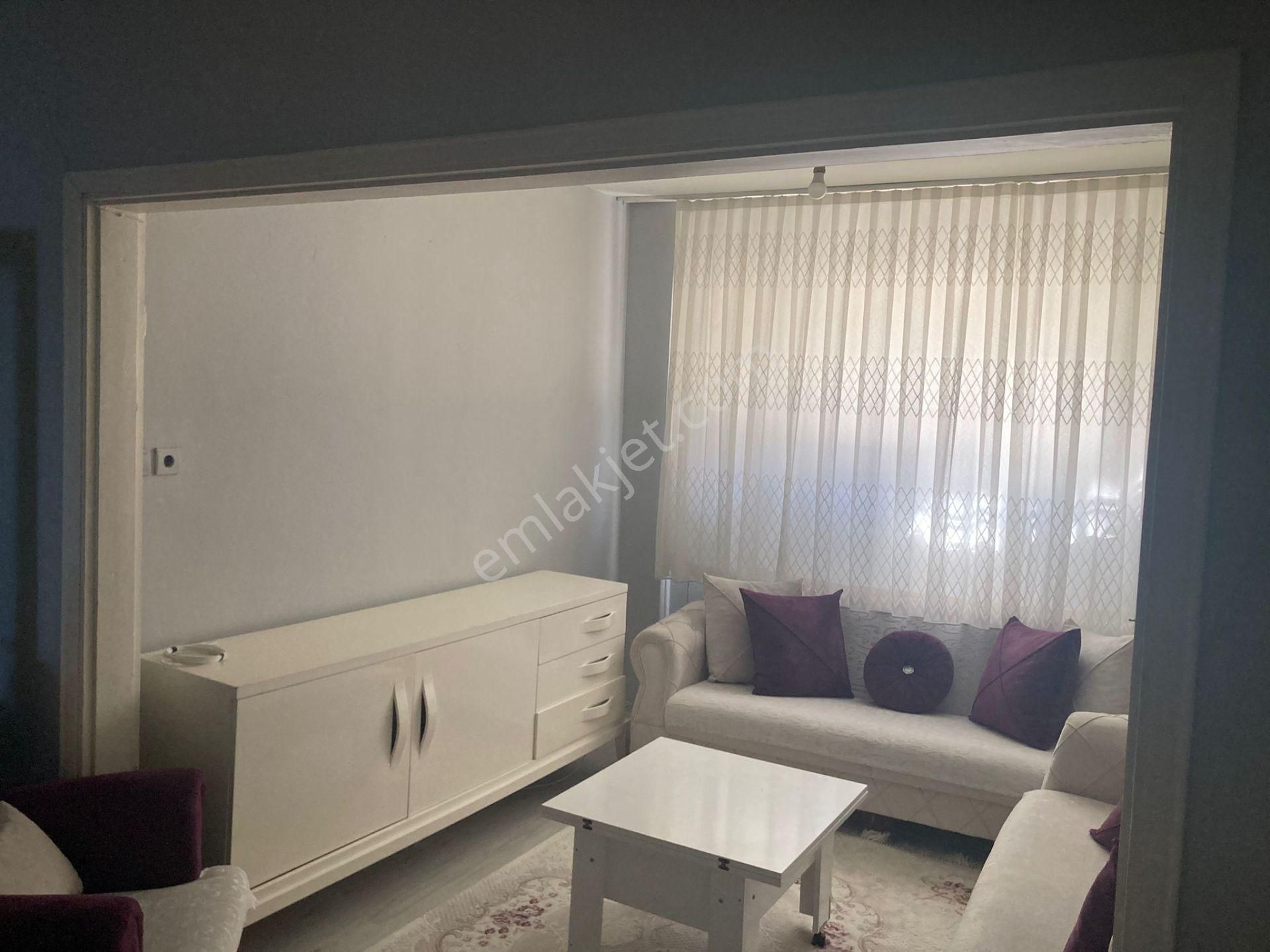 Memura Aileye Bayrampaşa Altıntepsi Mahallrsinde 1+1/65m2/eşyalı Bahçe Katı Kiralık Daire