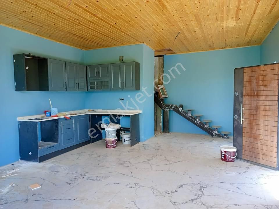 Çayırbağı Mahallesinde 240m2 Arsalı Fırsat Satılık Tiny Hause/villa