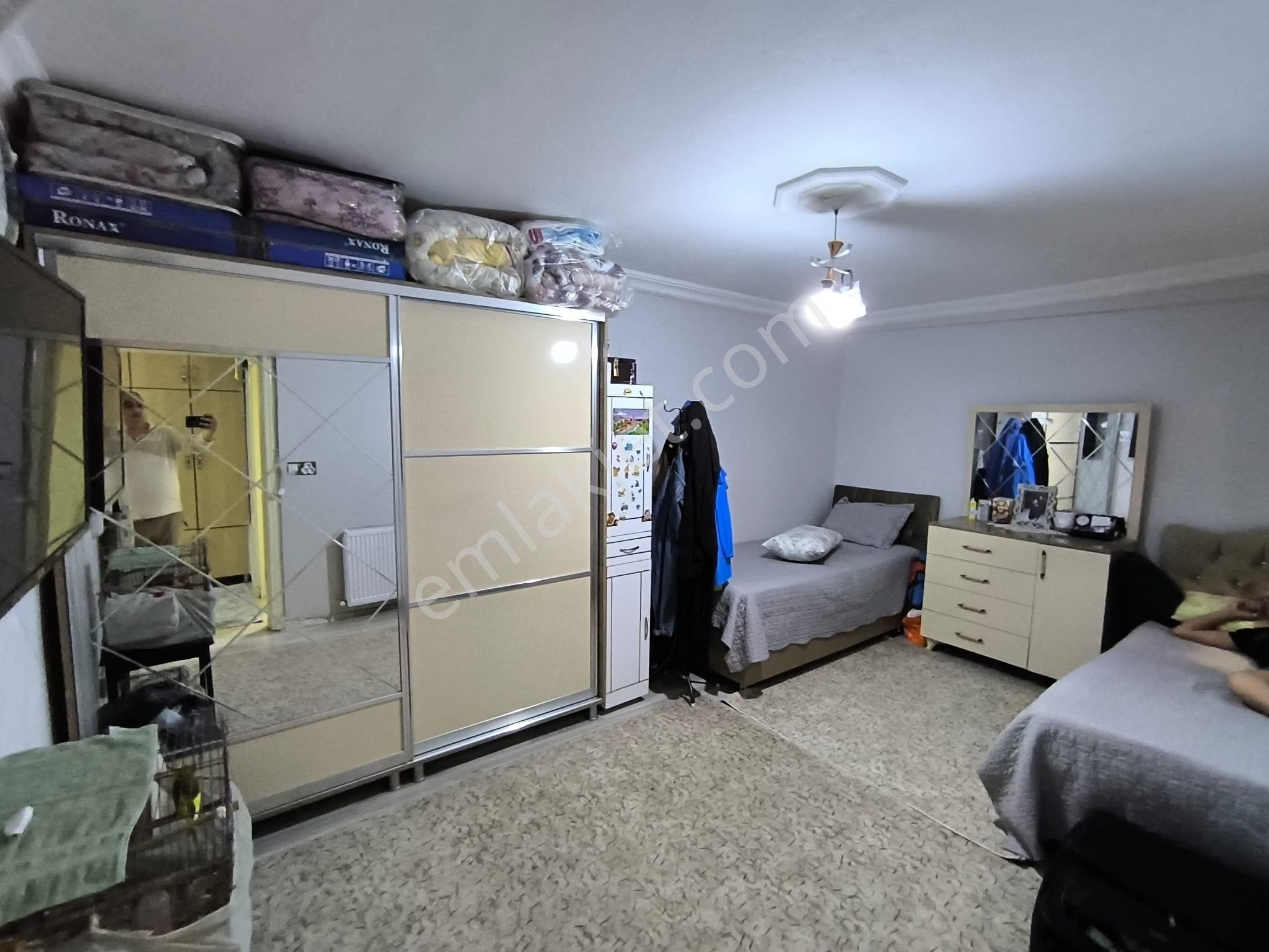Şehitlik Mahallesinde Doğal Gazlı Satılık Temiz 3+1 Bodruk Kat Daire