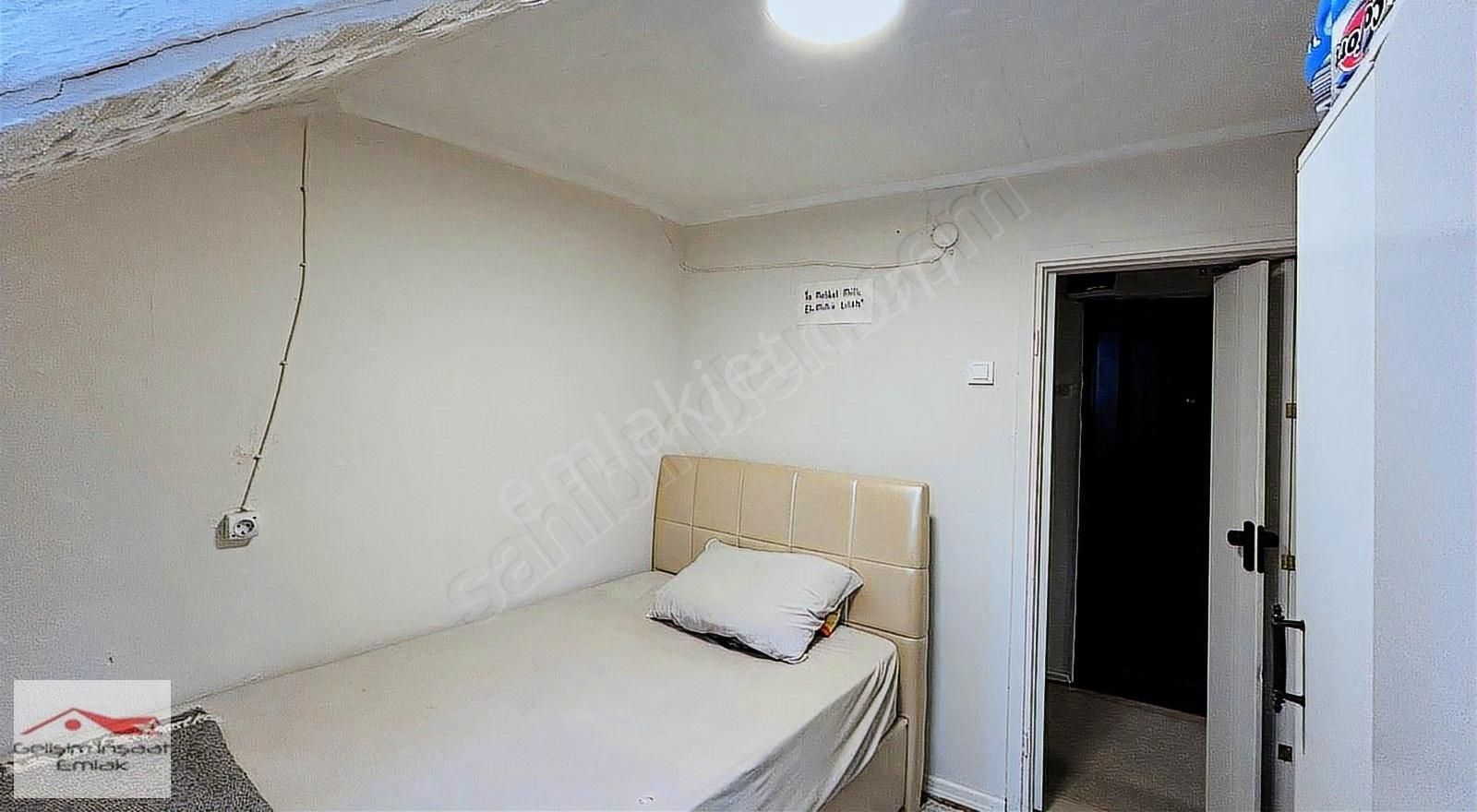 Gelişim Emlak`tan Taşköprülüzade Sokak`ta, 60m², 2+1 - Görsel 2