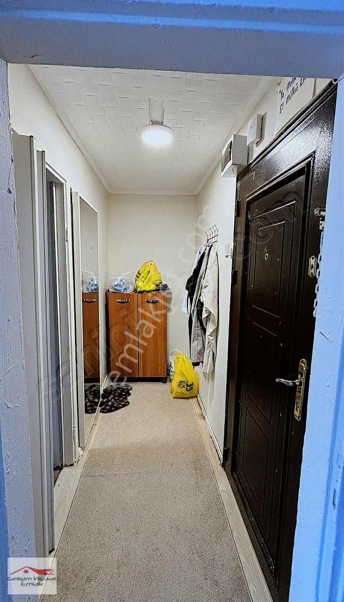 Gelişim Emlak`tan Taşköprülüzade Sokak`ta, 60m², 2+1 - Görsel 5