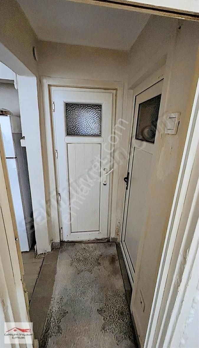 Gelişim Emlak`tan Taşköprülüzade Sokak`ta, 60m², 2+1 - Görsel 3