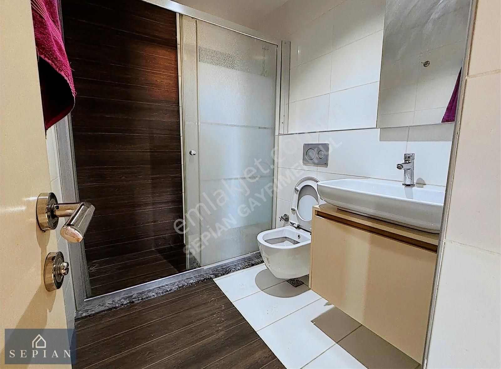 Çıralı Yaşam Merkezinde 1+1 Çatı Katı Şömineli Kiralık Daire
