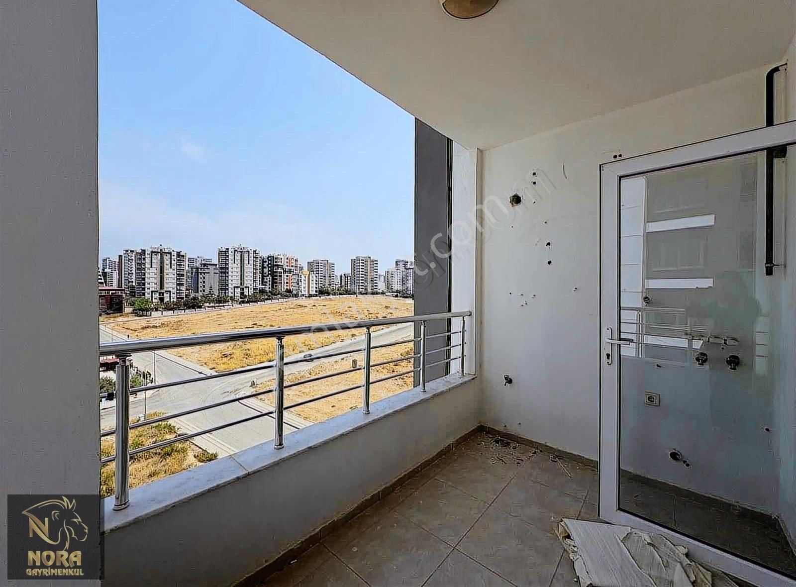 Nora Dan 34.caddeye 50 Metre 2+1 Eşyasız