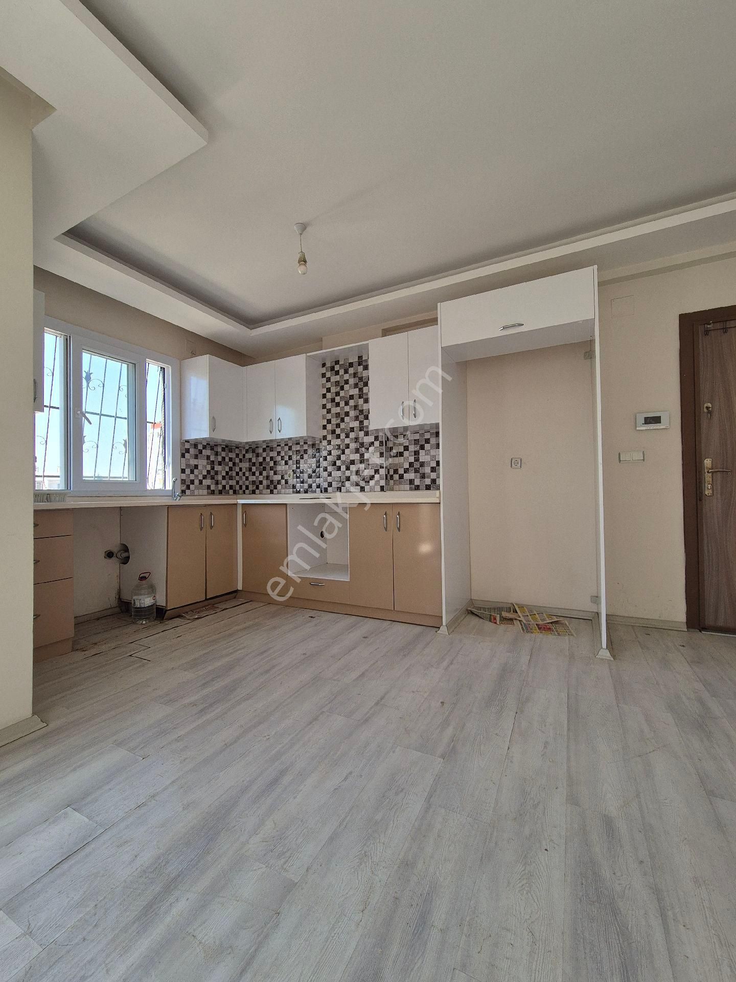 Yeşiltepe'de 2+1 Açık Mutfak Az Katlı Hasarsız Kiralık Daire