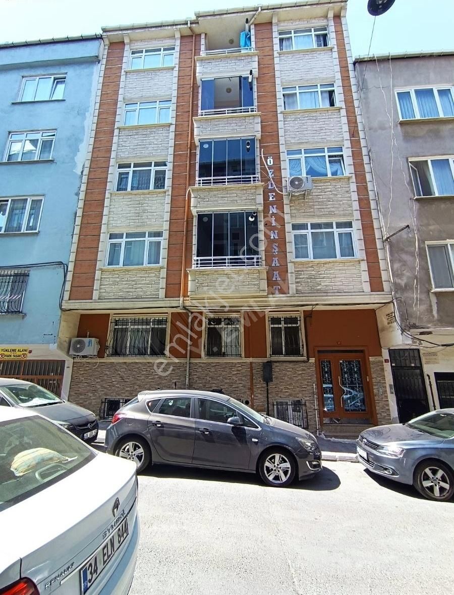 Esenler Fatih Mahallesinde Krediye Uygun Yeni Bina 2+1 Daire
