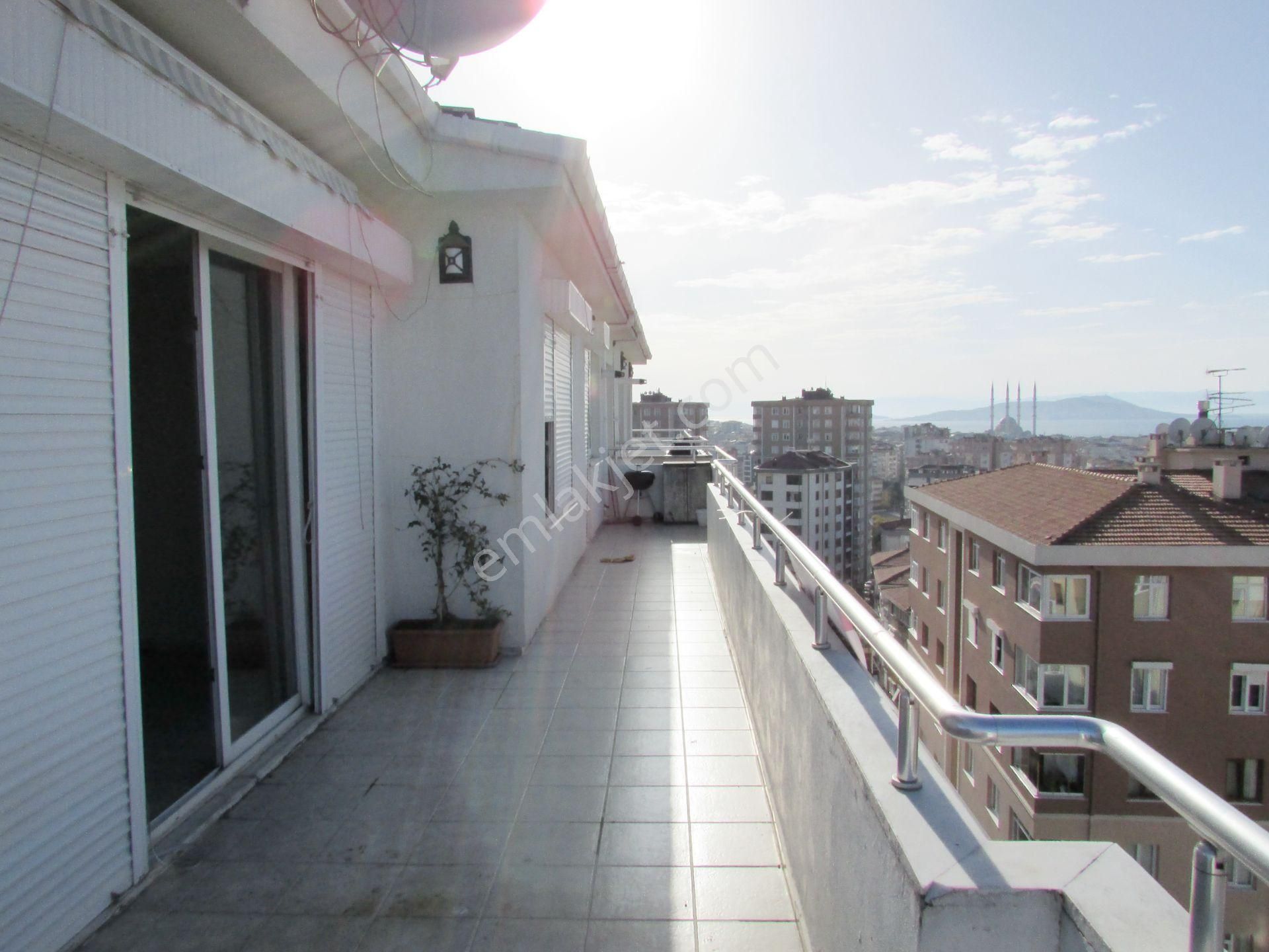 Altayçeşme Site İçi 35m2 Deniz Manzaralı Teraslı Otoparklı 2+1