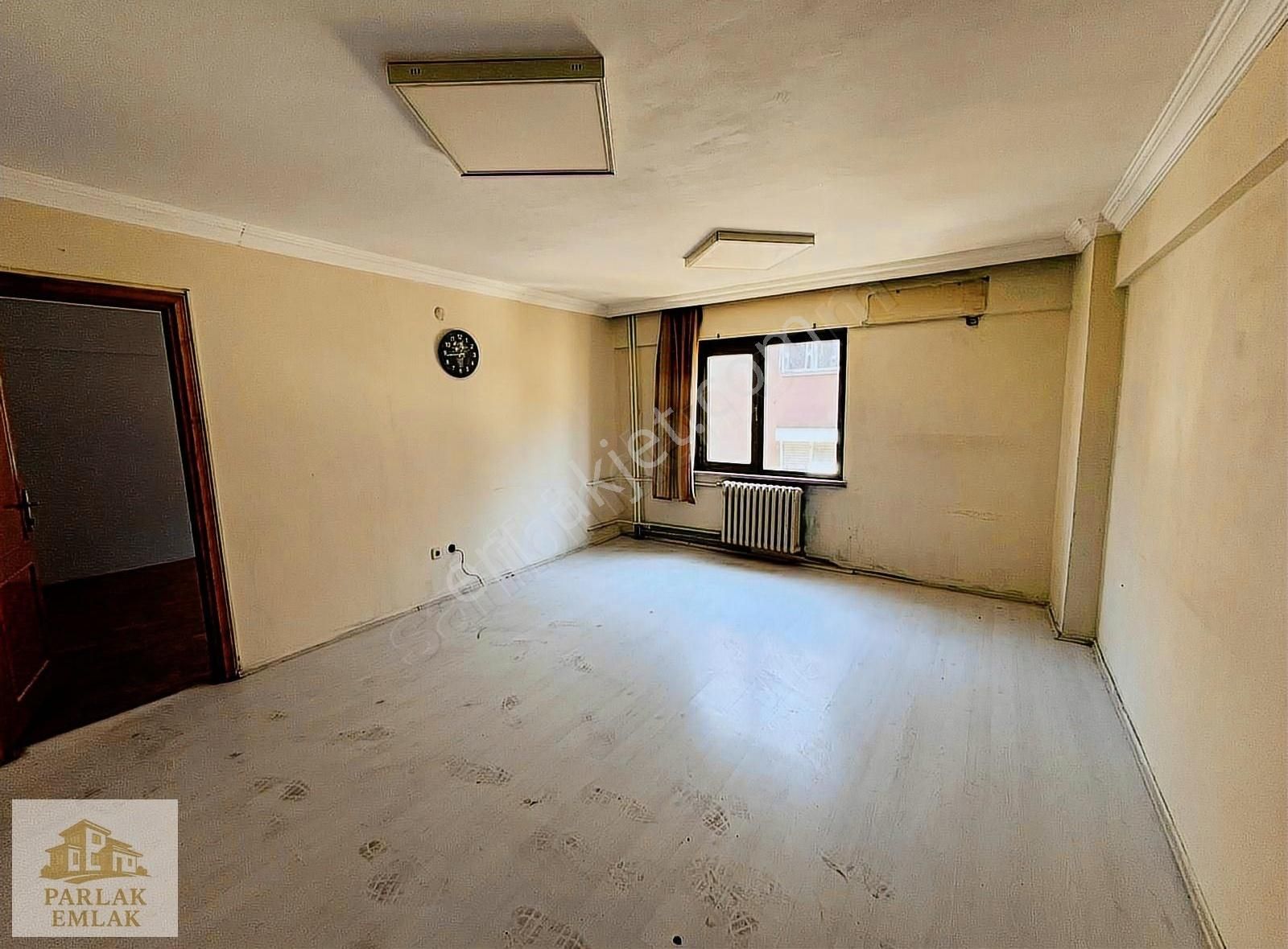 Parlak'tan Üsküdar^ın Merkez^inde 1+1 Kiralık Ofis^^*
