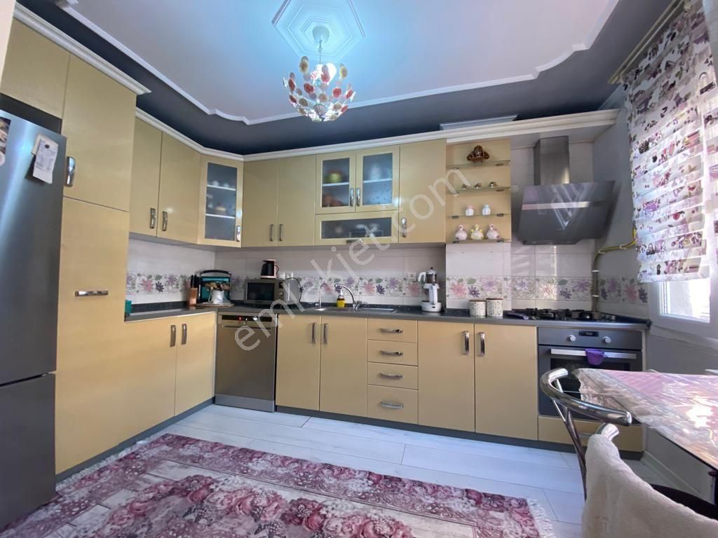 Komple Satılık 4 Kat Doğalgazlı Bakımlı Masrafsız Güzel Bir Bina - Görsel 3