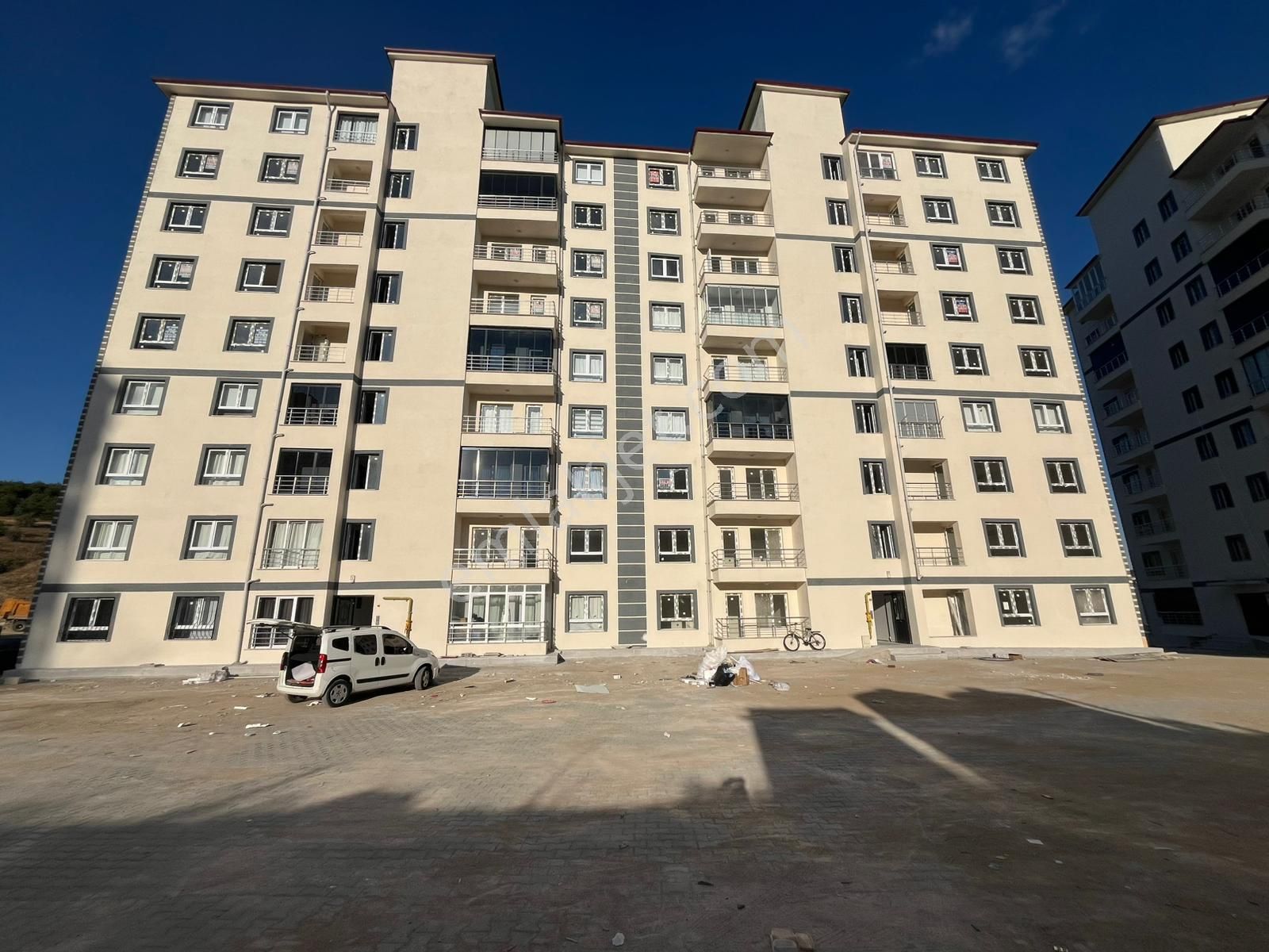 File Evlerinde 4+1 Full Yapılı Kiralık Daire *** Burcu Emlak