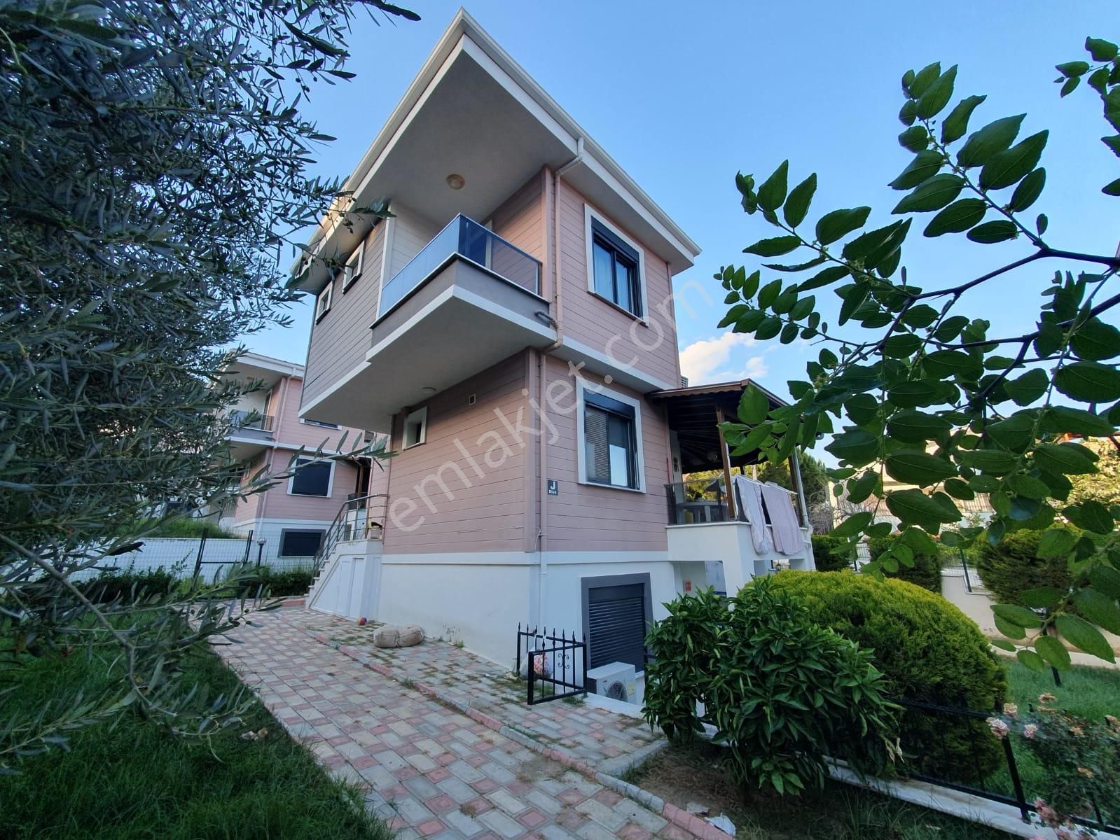 Altınoluk İlkbahar'dan Merkezde Elit Site İçinde 300m2 Müstakil Ultra Lüx Villa - Görsel 6