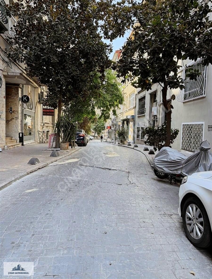 Cihangir Oba Sokakta 2,5+1 150 M2 Kiralık Konut