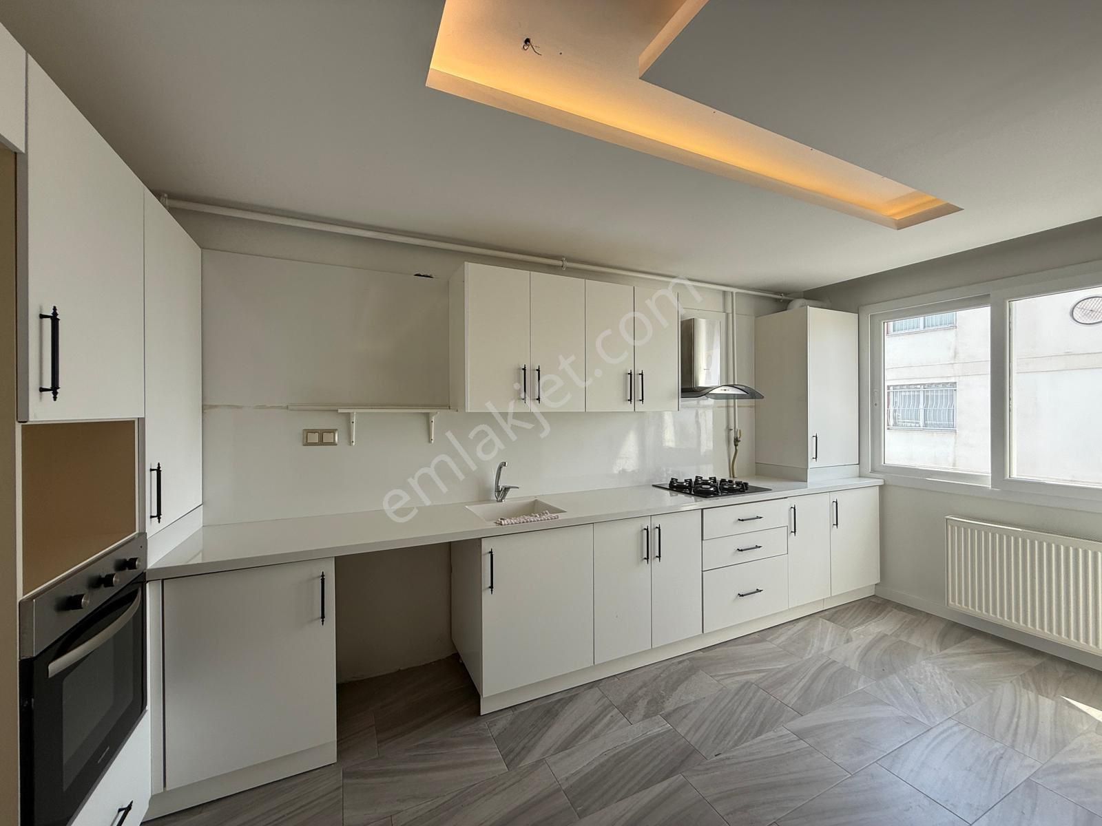 Türkmenbaşı Bulvarı Üzerinde Ultra Lüx G.odalı Ç.banyolu 4+1