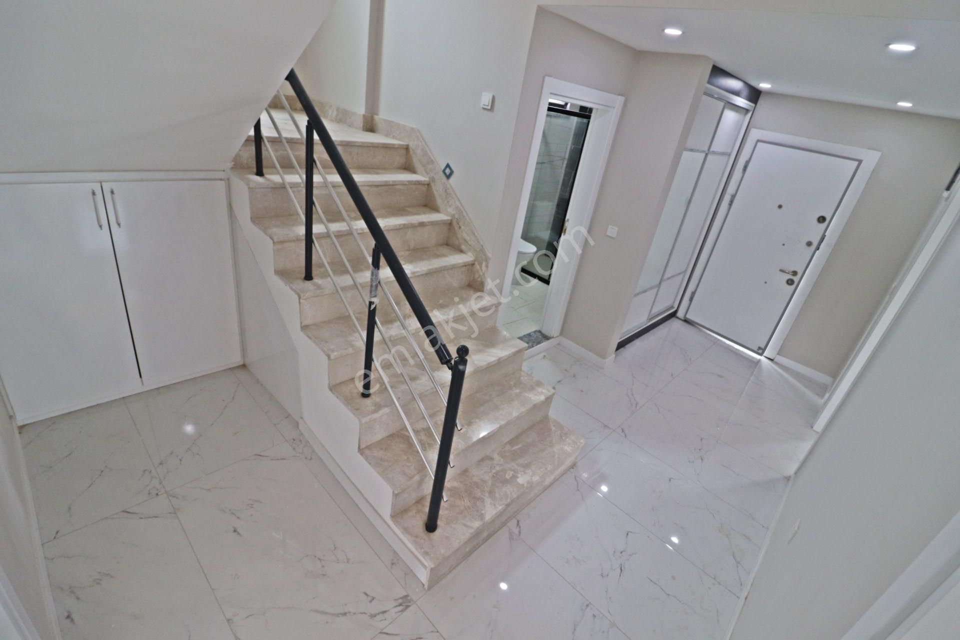 Altınoluk Un Göz Alıcı Doğasıyla Çevrili Lüx 4+1 Villa - Görsel 16