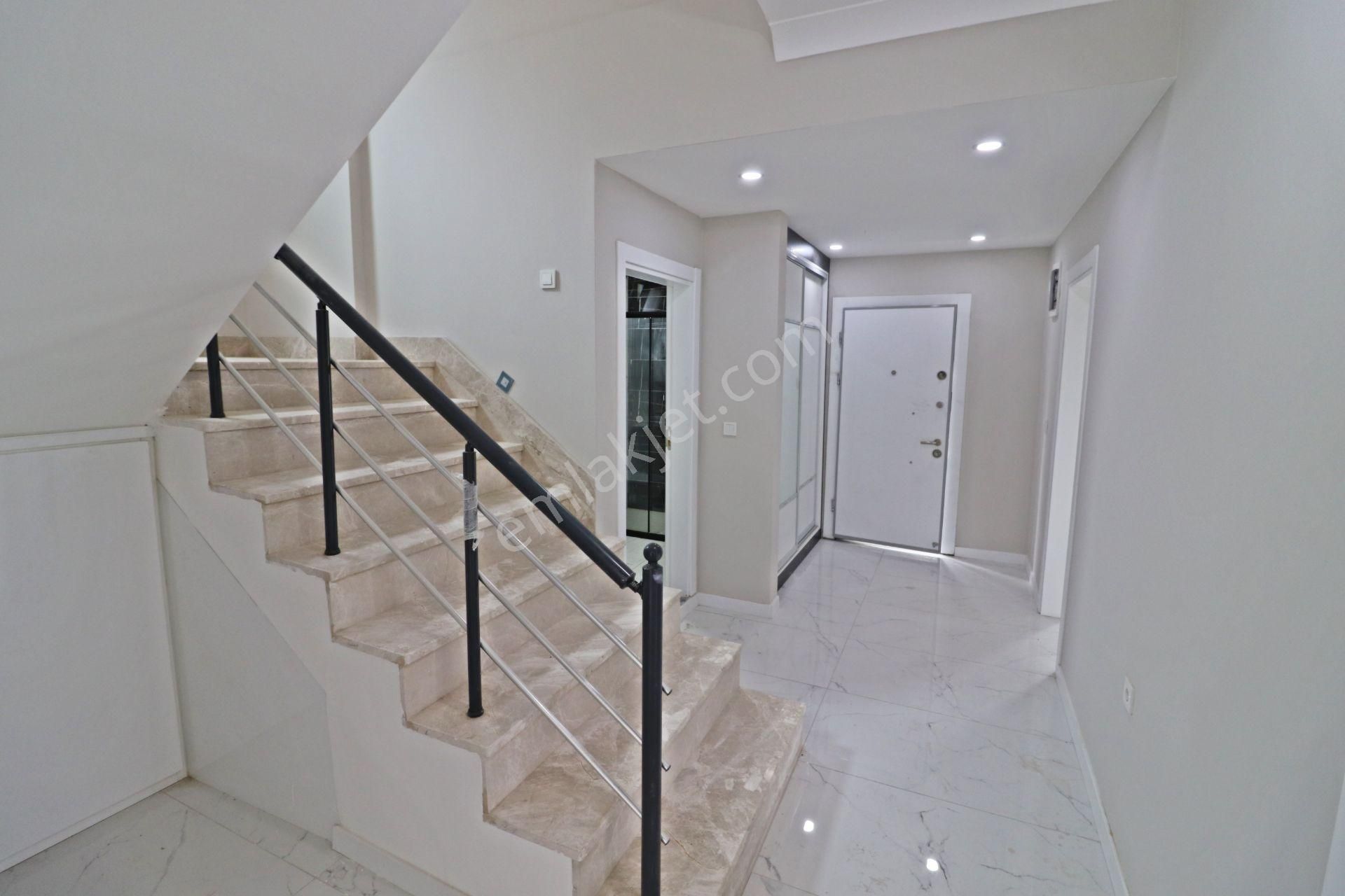 Altınoluk Un Göz Alıcı Doğasıyla Çevrili Lüx 4+1 Villa - Görsel 10