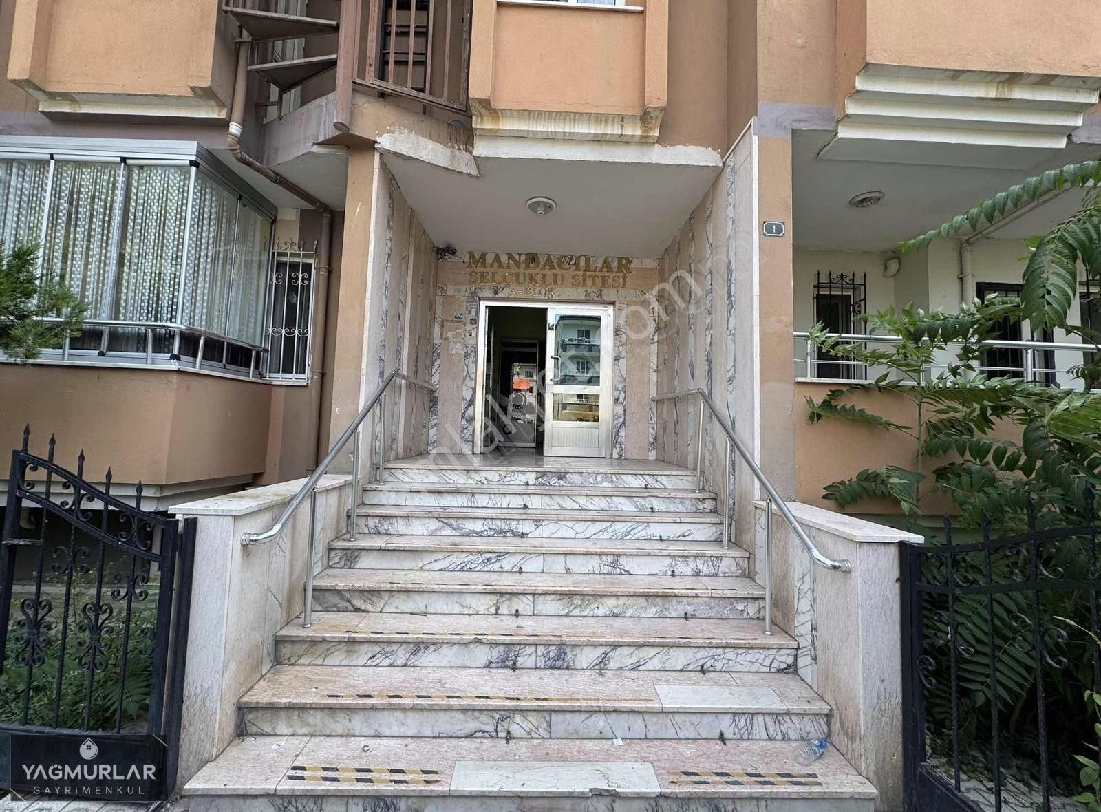 Yağmurlar'dan Selçuk Mah. Mandacılar Sitesi 2+1 Kiralık Dairese