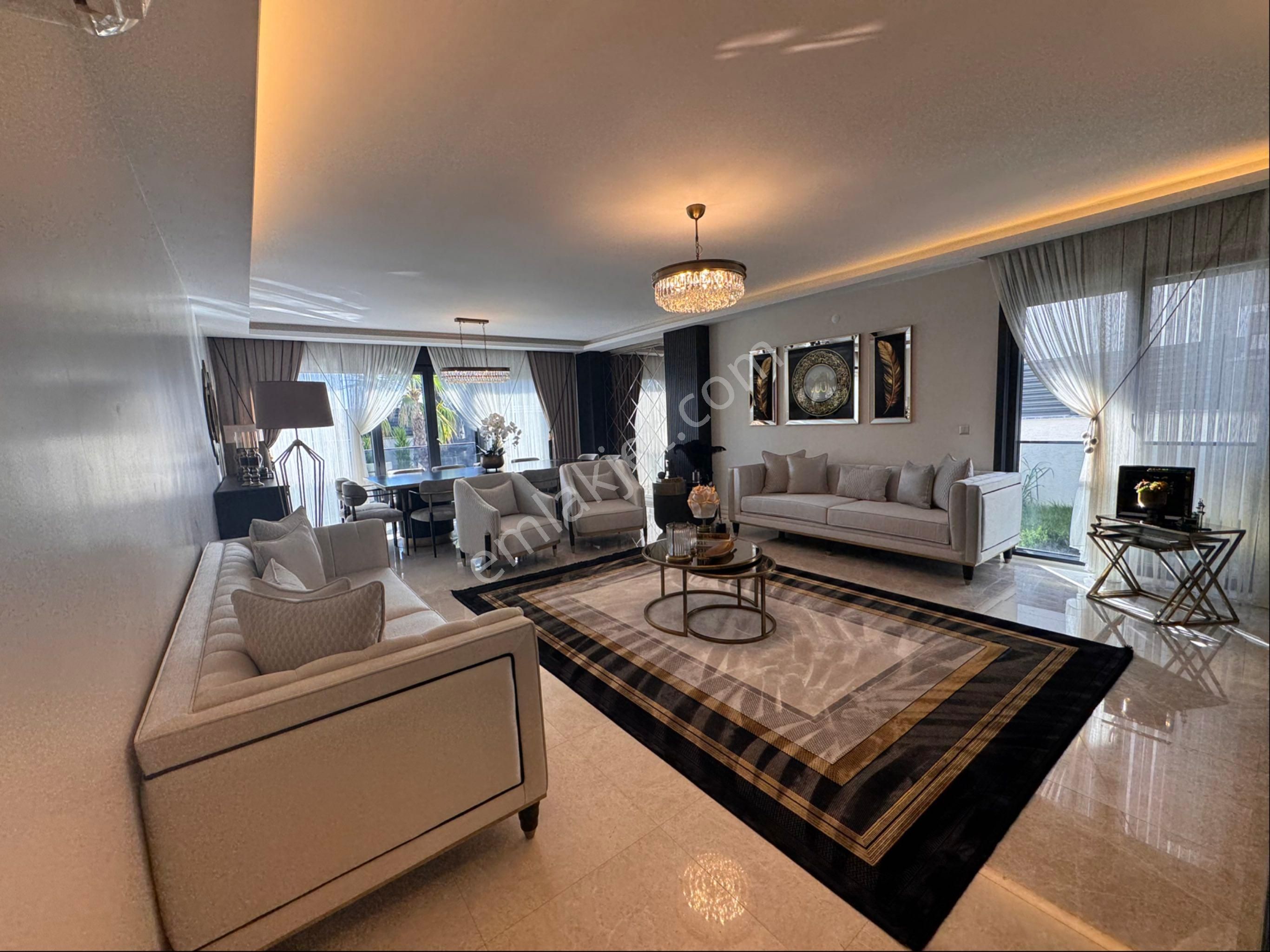 Büyükçekmece Kumburgaz'da Deniz Manzaralı Havuzlu 7+1 Ultra Lüks Villa - Görsel 12