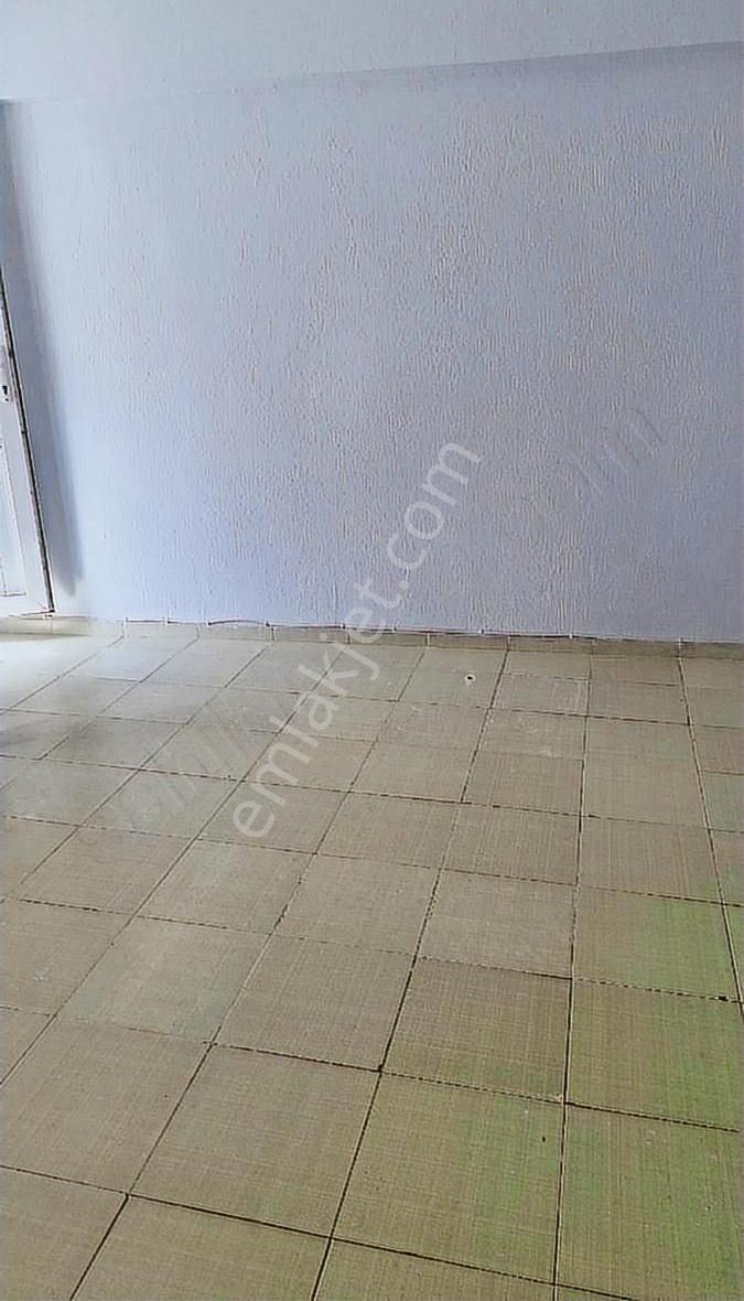 Buca İnönü De Giriş Kat Daıre