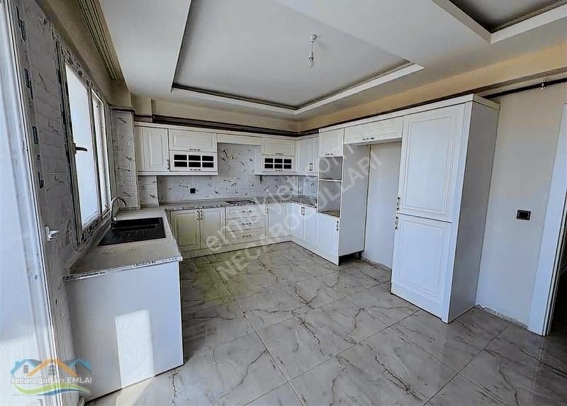 Necaroğullarından Adli Tıp Binası Arkası 4+1 Daire