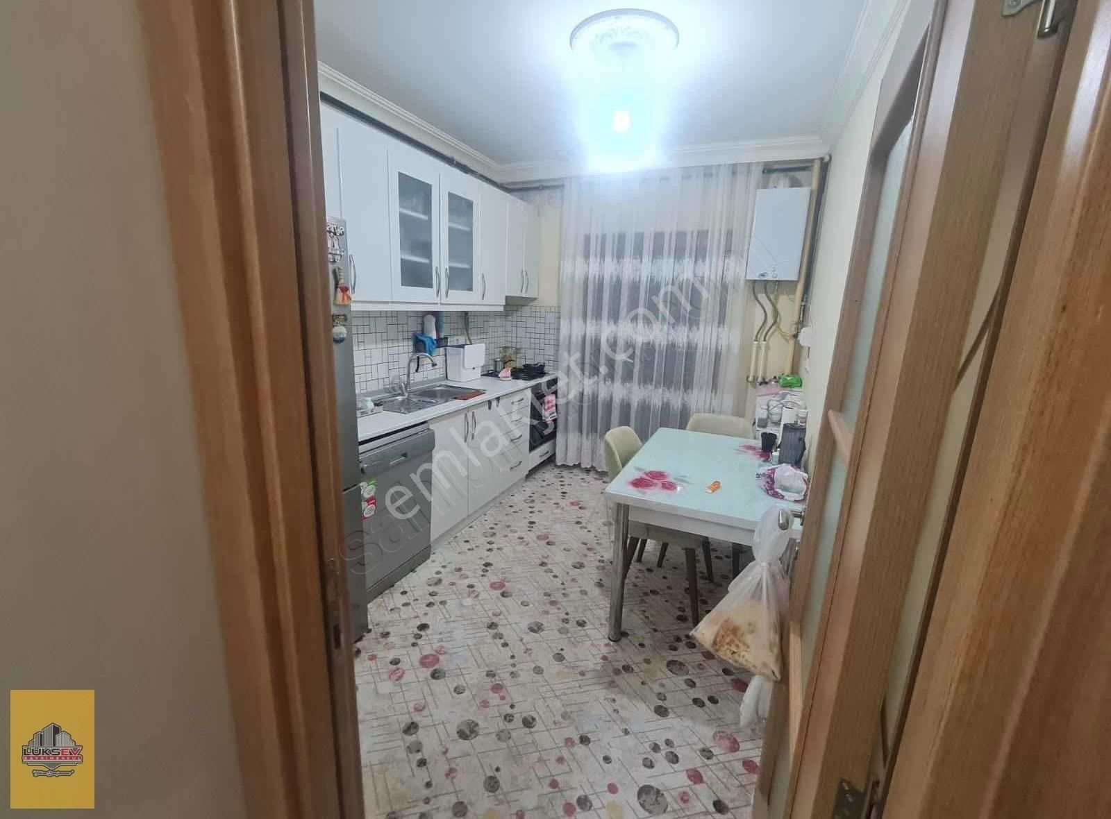Beykent Ormankent Sitesinde Satılık 3+1 Ara Kat Daire