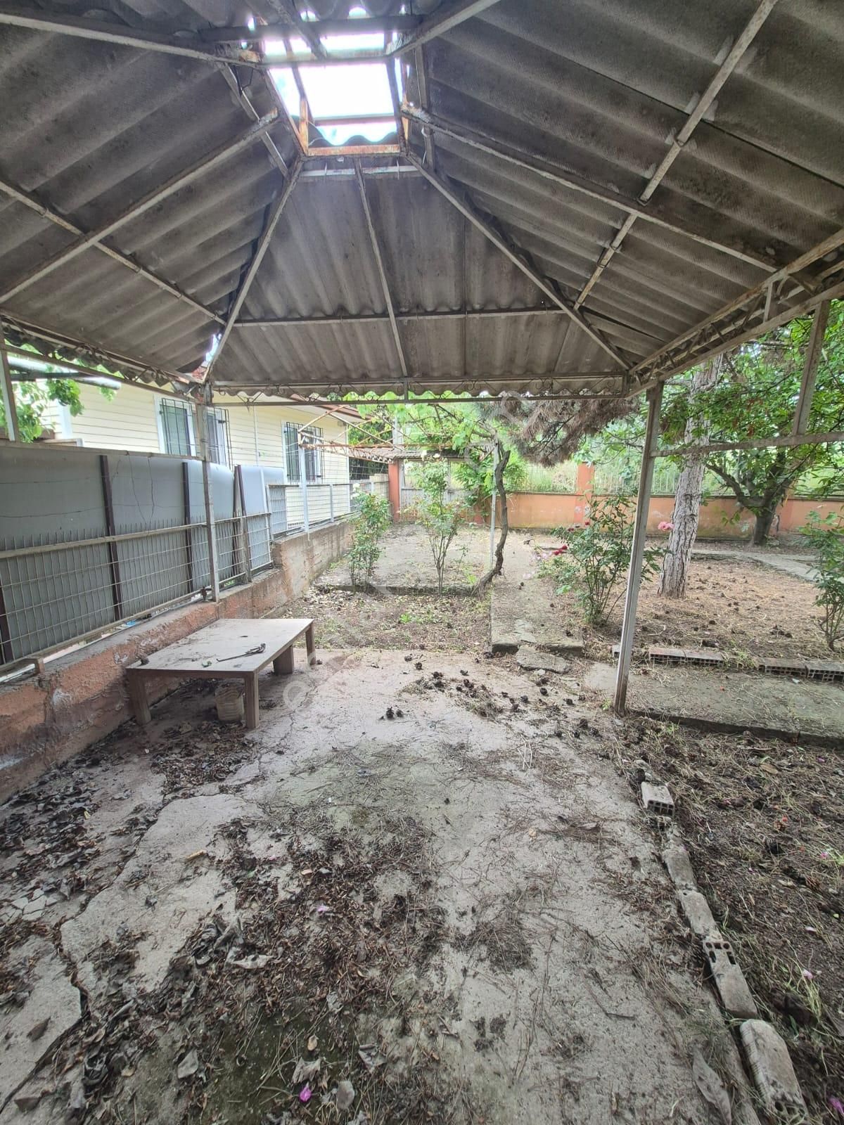 Satılık Müstakil Ev Gemlik Kurşunlu Kumsazda Merkezde Bahçeli Yola Cephe - Görsel 3