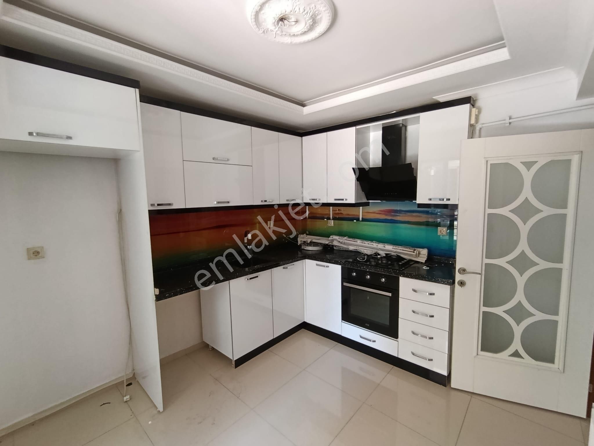 Aydınlıkevler'de 3+1 Kiralık Daire-taner Emlak İnşaat