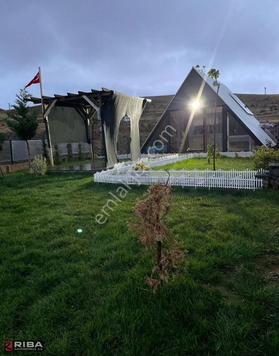 Baraj Manzaralı Bungalov Ev Ve Bahcesı