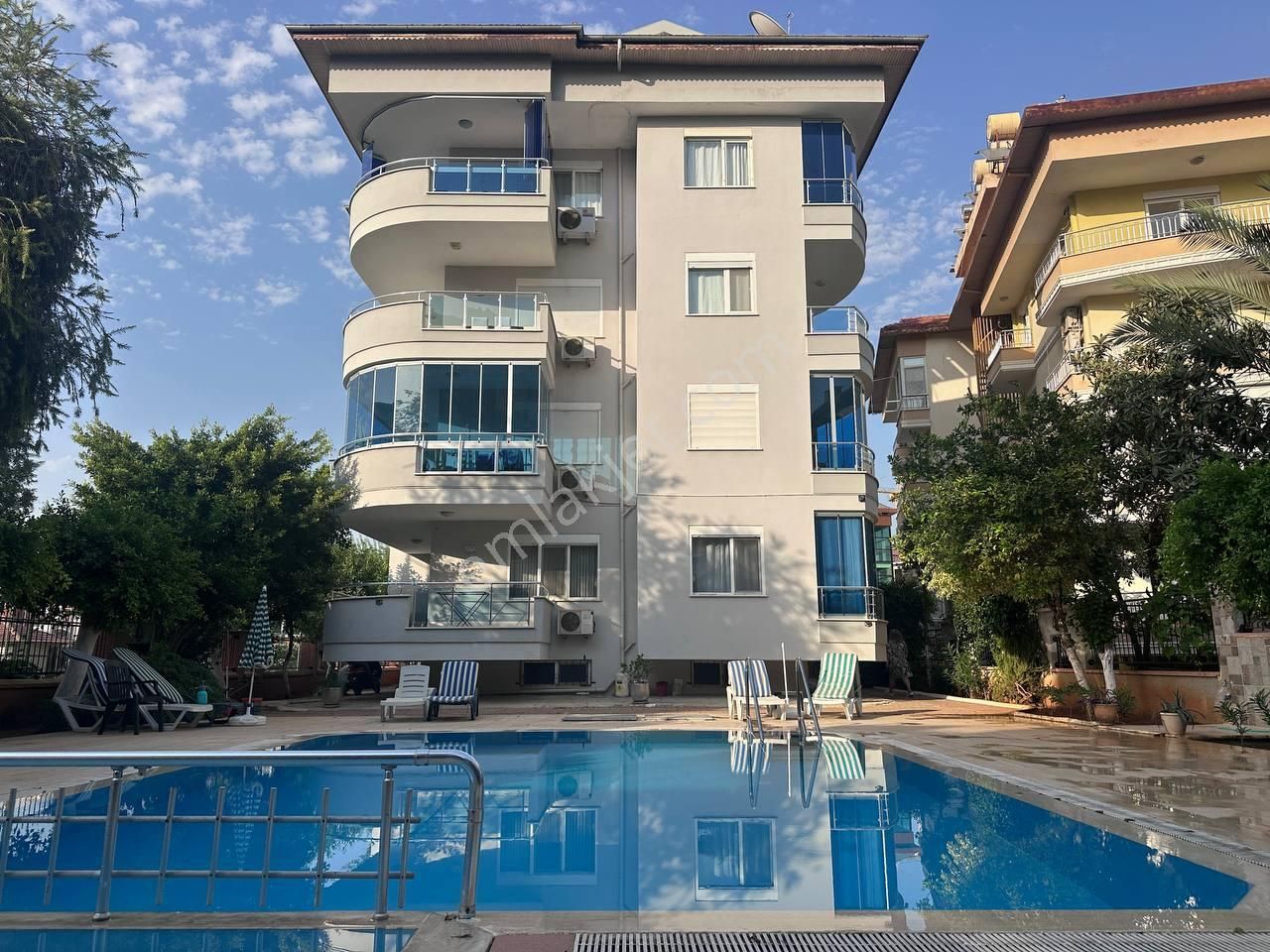 Oba Başkent Hastanesi Yanı Tek Blok Aktiviteli 2+1 Eşyalı Satılık Daire