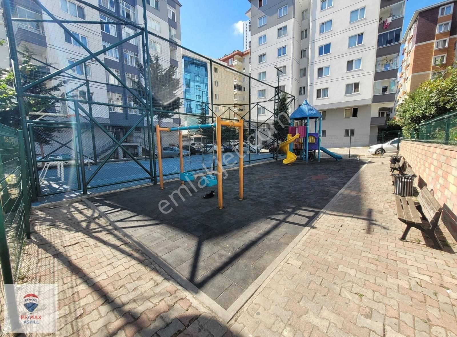 Ashill'den Daire İçi Yenilenmiş, Site İçi, Otoparklı, Güvenlikli