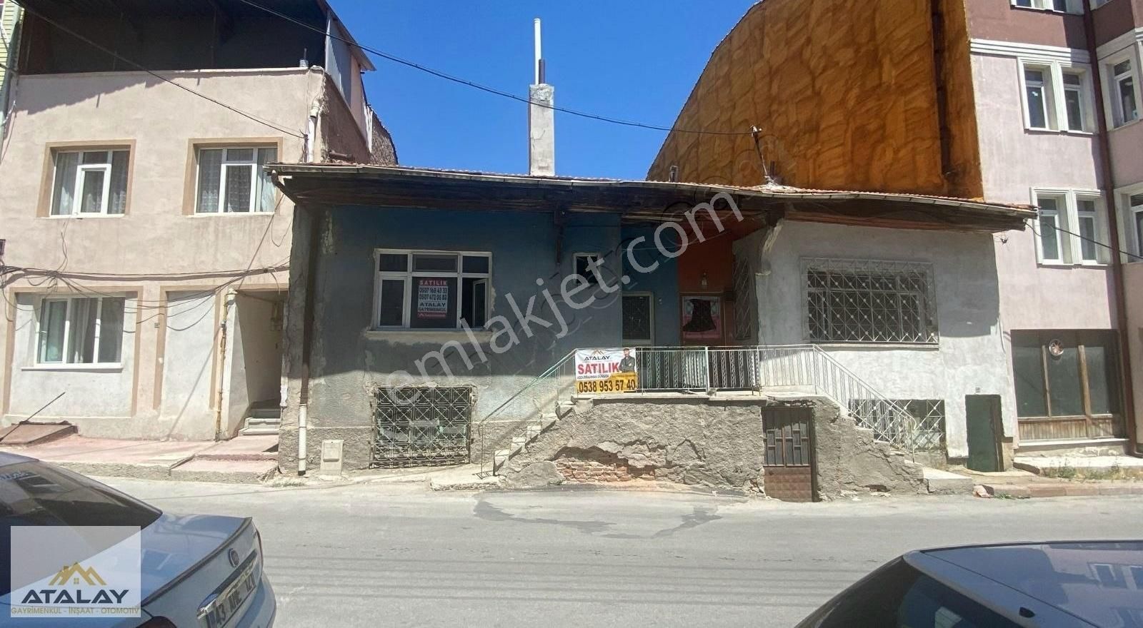 İstiklal Mahallesinde Satılık Müstakil Ev.