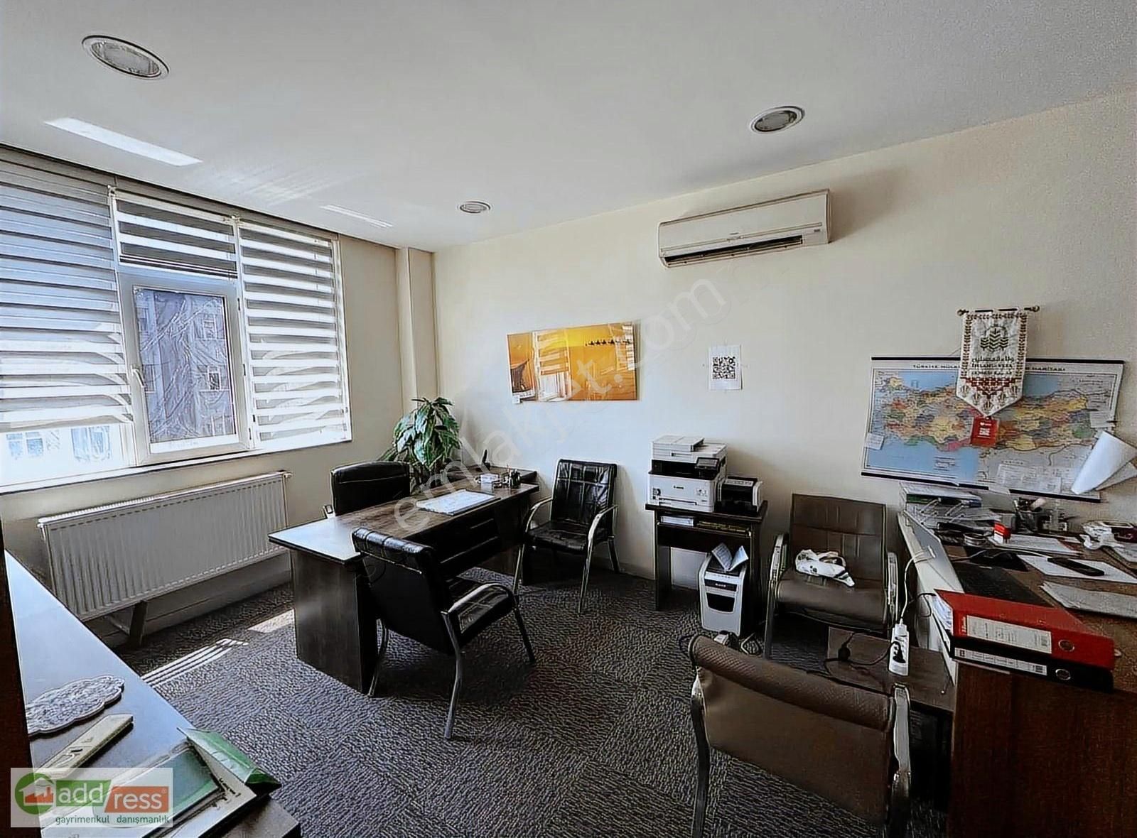 İkitelli Organize De 165 M2 Net Eşyalı Özel Hazır Ofis 5+1