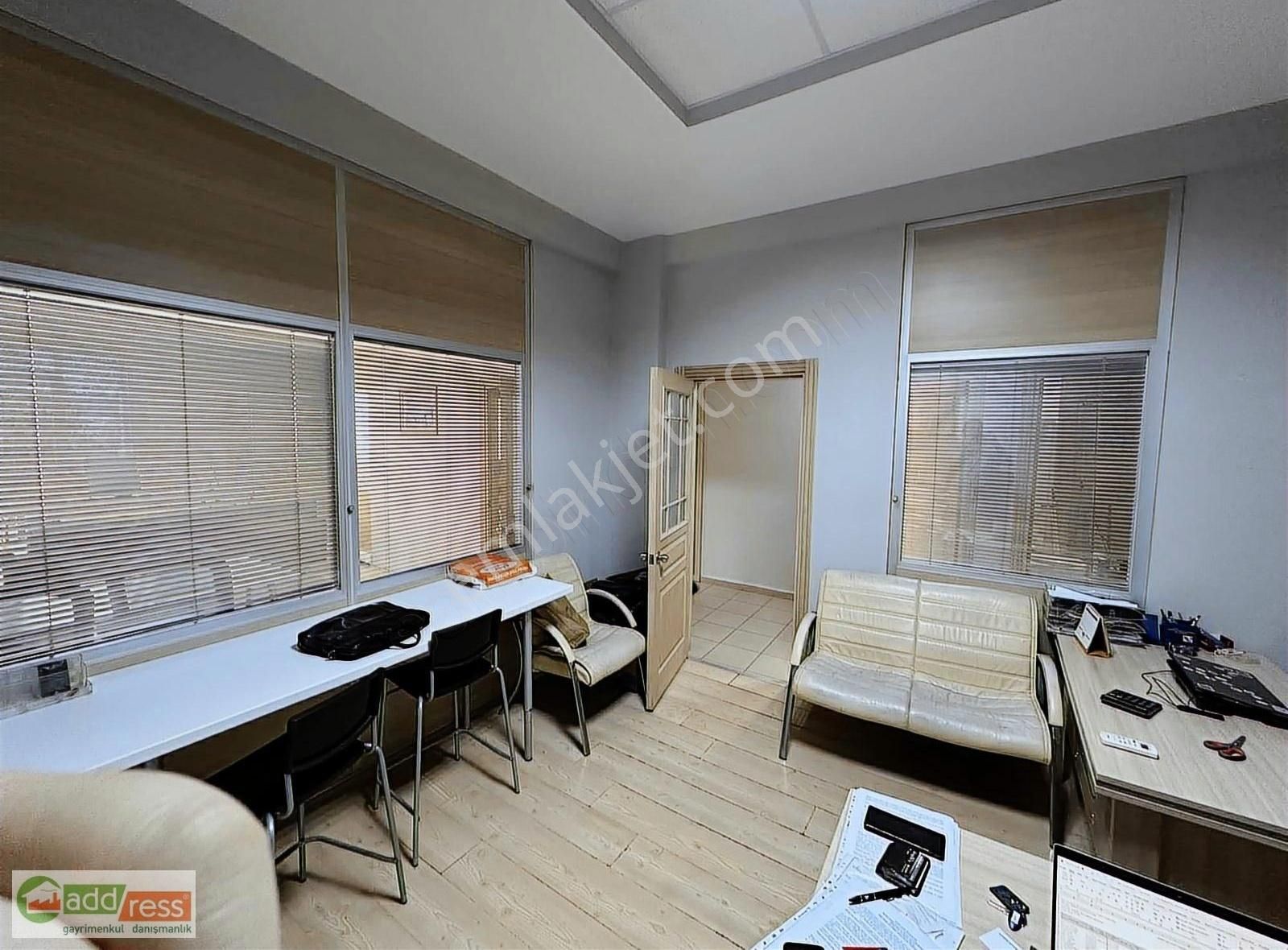 İkitelli Organize De 110 M2 Net 3+1 Mutfak Wc İçinde