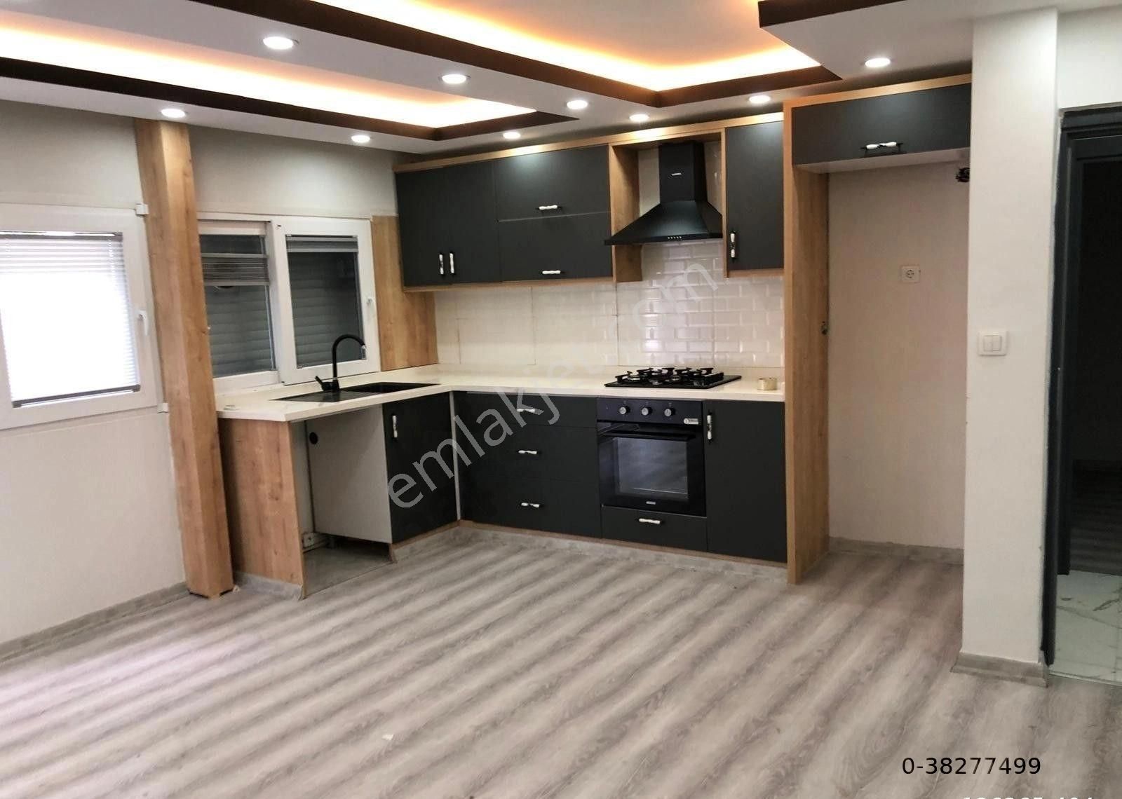 Bahçelievler'de Caddeye Yürüme Mesafesinde 3+1 Bahçeli Kiralık